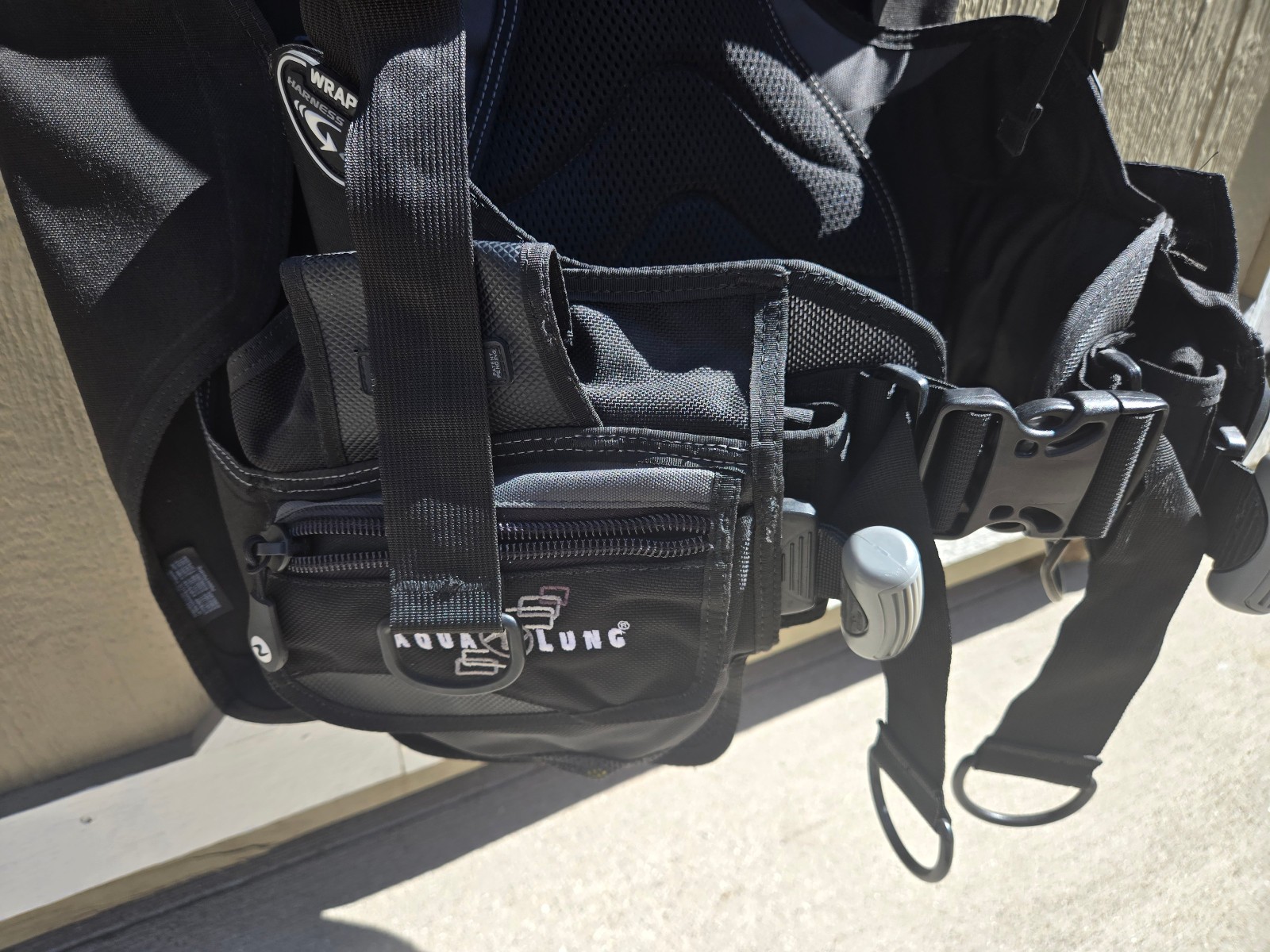 Aqua Lung DIMENSION i3 Scuba Dive BCD Men’s Size Medium Used i3