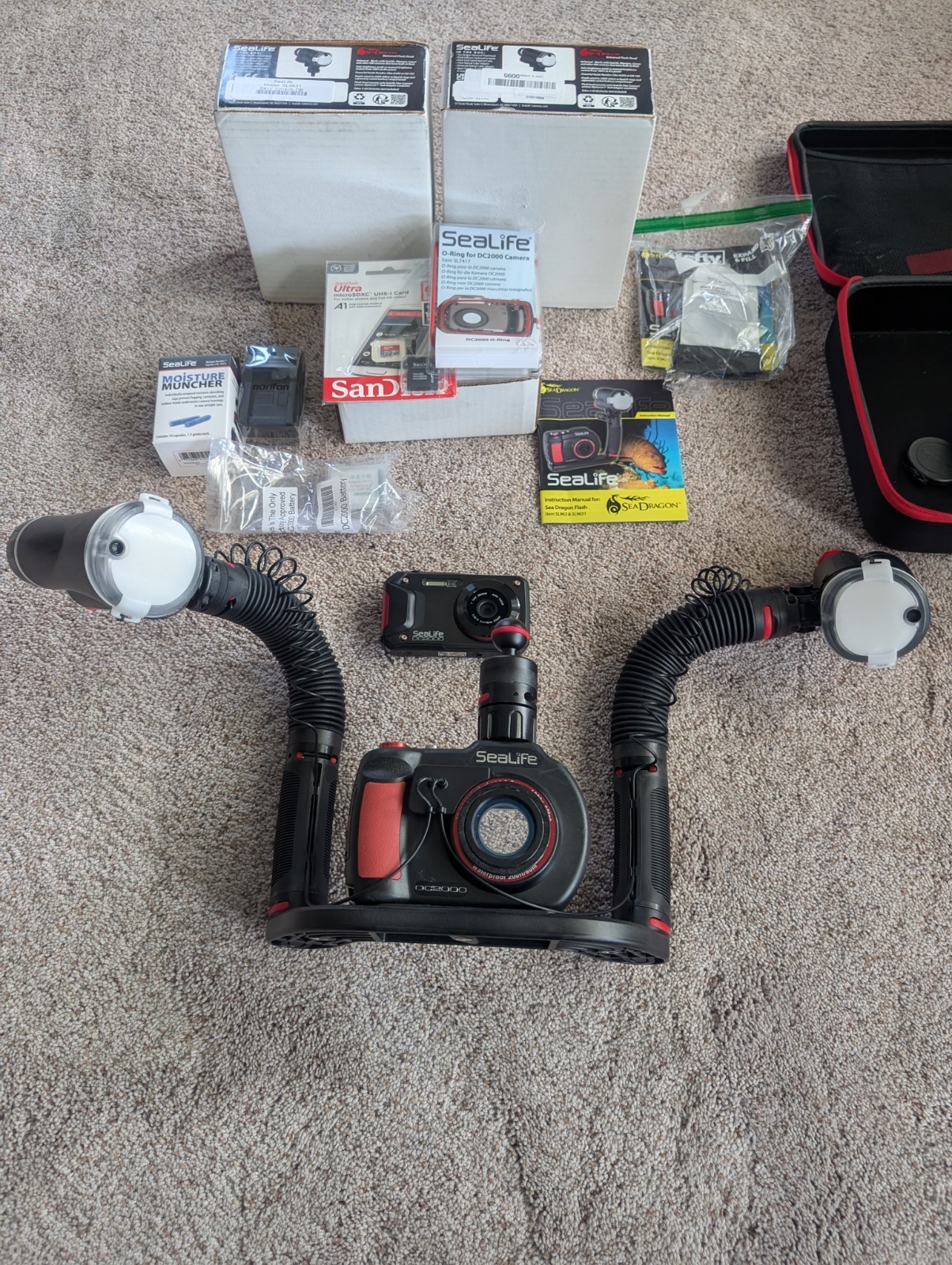 SeaLife DC2000 Underwater Camera Kit w/ Sea Dragon Dual Lights