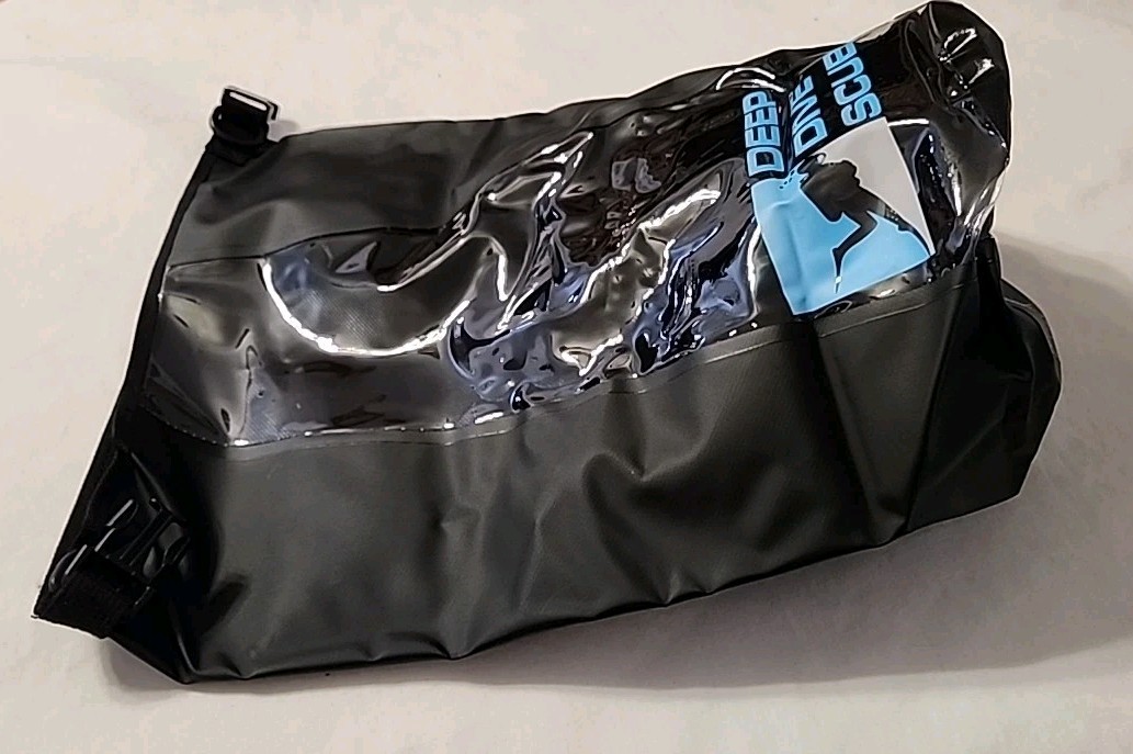 DEEP DIVE SCUBA WATERPROOF DRY BAG 18in X 15in BLACK