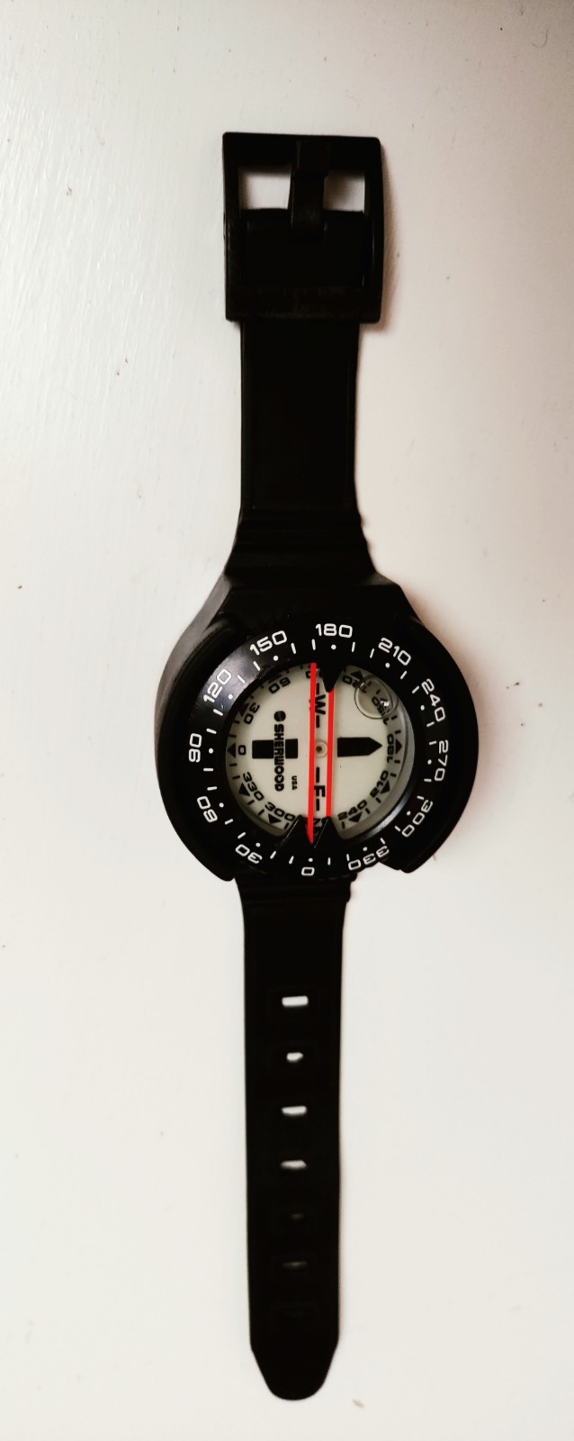 Sherwood Scuba Diving Wrist Compass Black Bezel Rubber Wrist Strap USA NEW