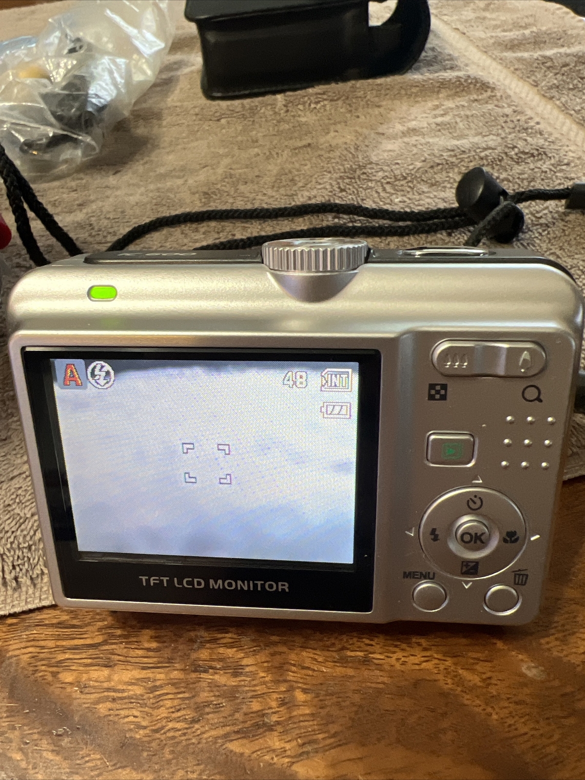 Intova IC-600 Digital Sports Camera case 6.0MP 2.4″ LCD Underwater Waterproof