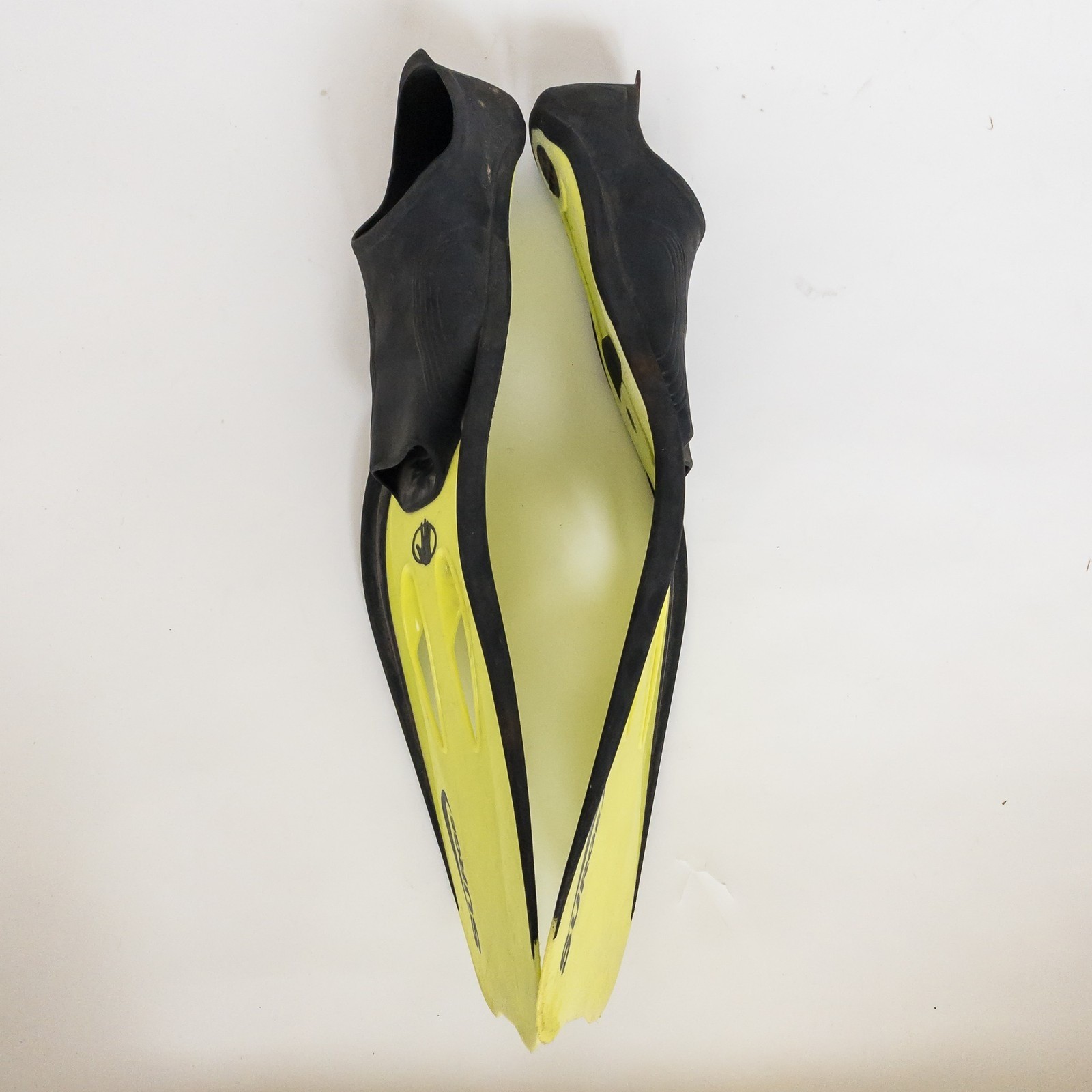 SURGE Body Glove Swim Fins Yellow Black Snorkel Scuba Size 3-4 36-37