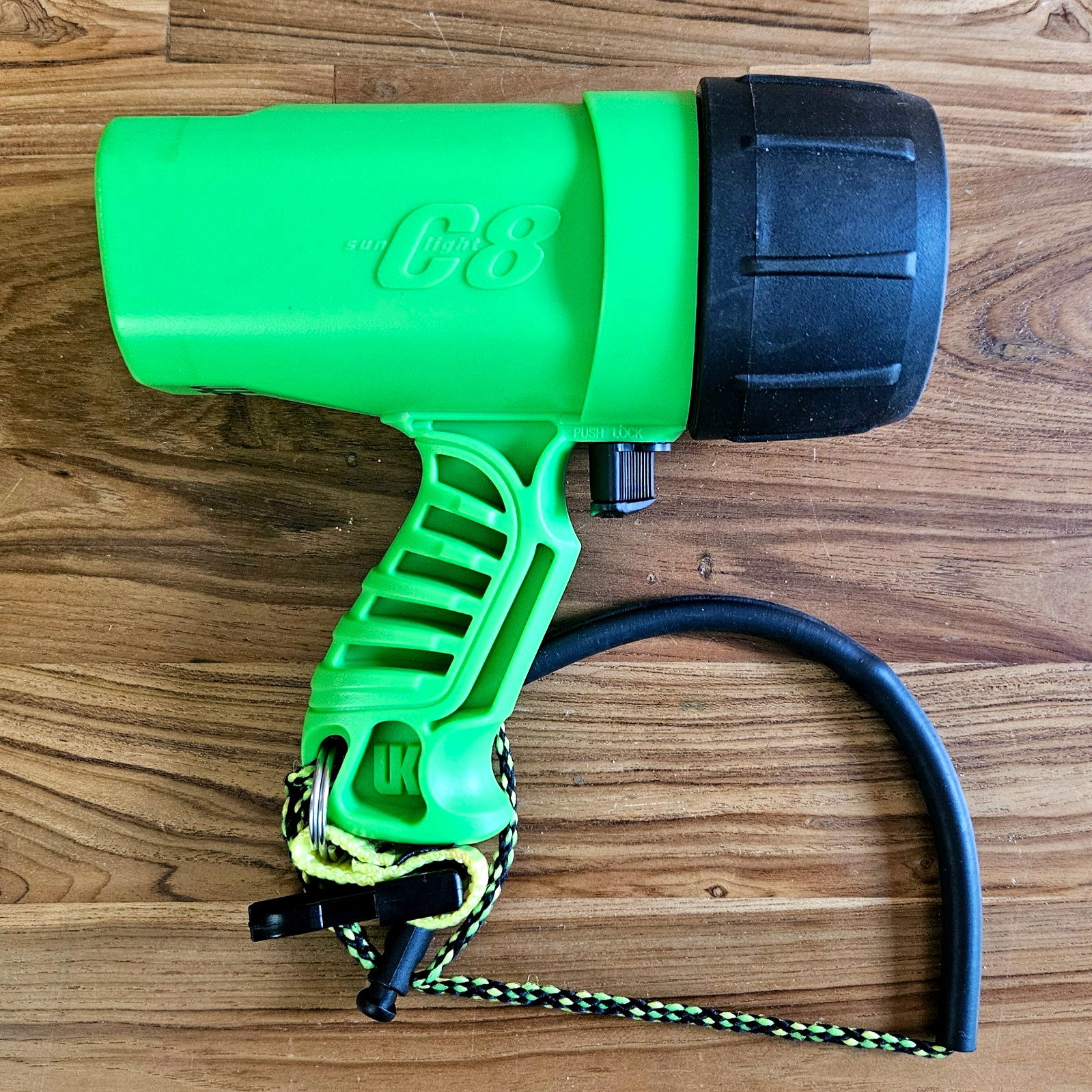 Underwater Kinetics SunLight C8 Xenon Dive Light, Neon Green