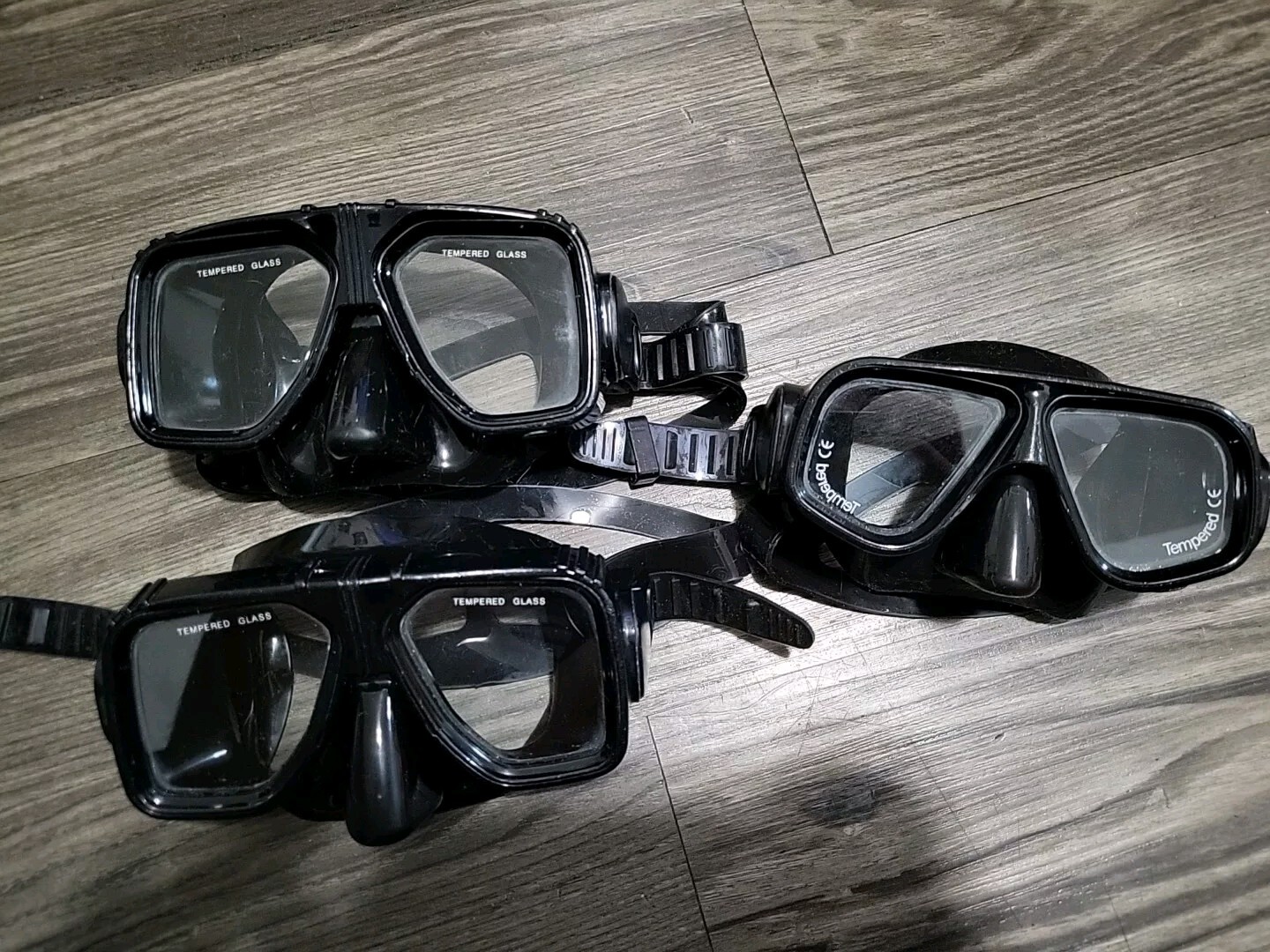 SEA SNORKLE MASK 2 ADULTS SIZE AND ONE KID SIZE