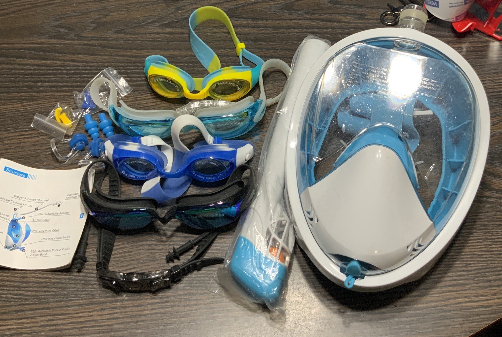 Grohoze Diving Mask And Snorkel & Accessories Incl. 4 Pairs Swimming Goggles
