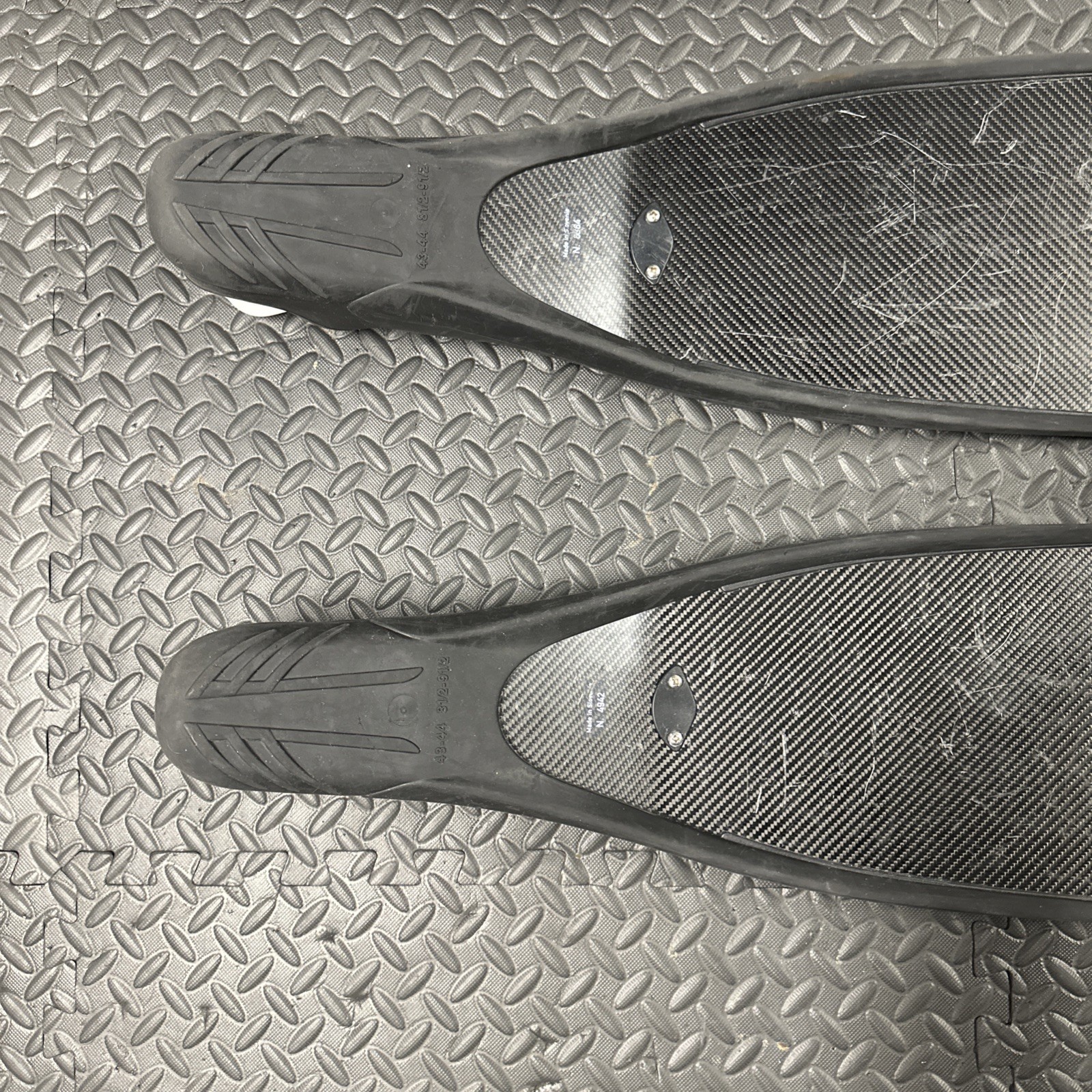 Mares Razor Carbon Full Foot Dive Fins Size 43-44 Freedive Spearfishing