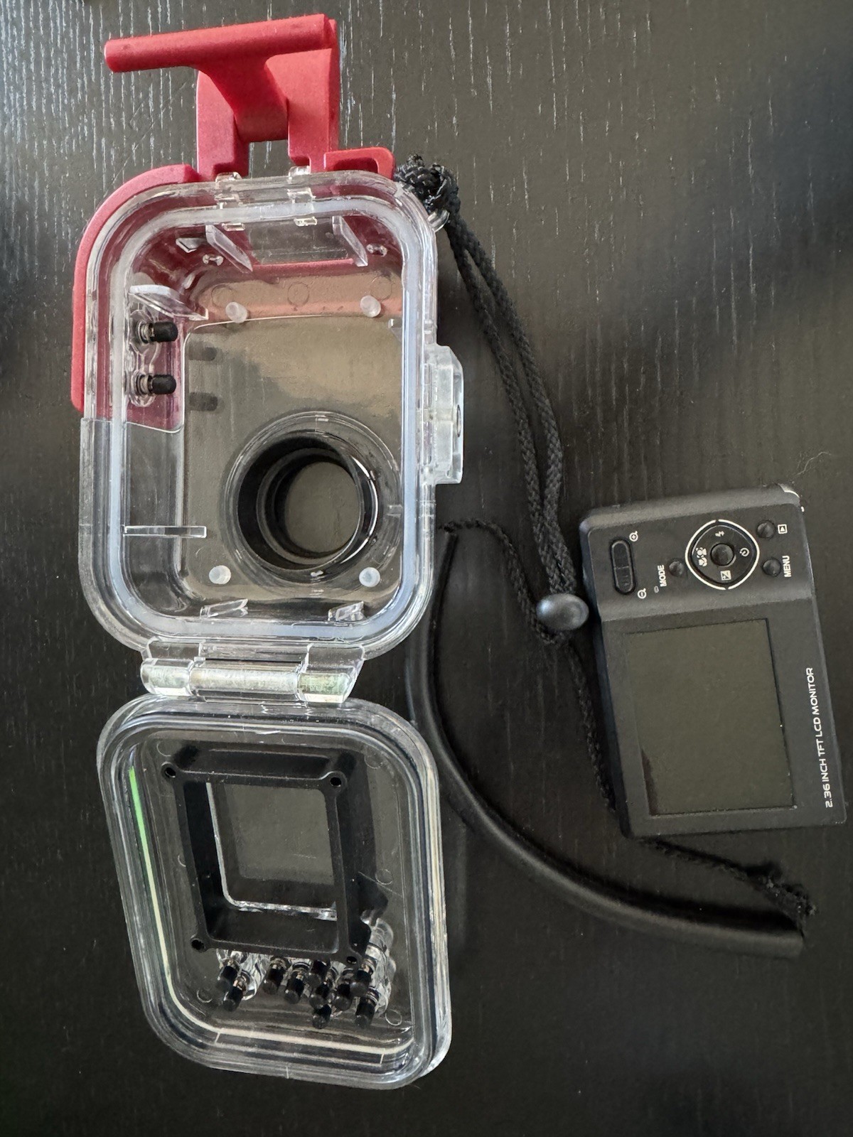 Intova IC-600 Digital Sports Camera case 6.0MP 2.4″ LCD Underwater Waterproof