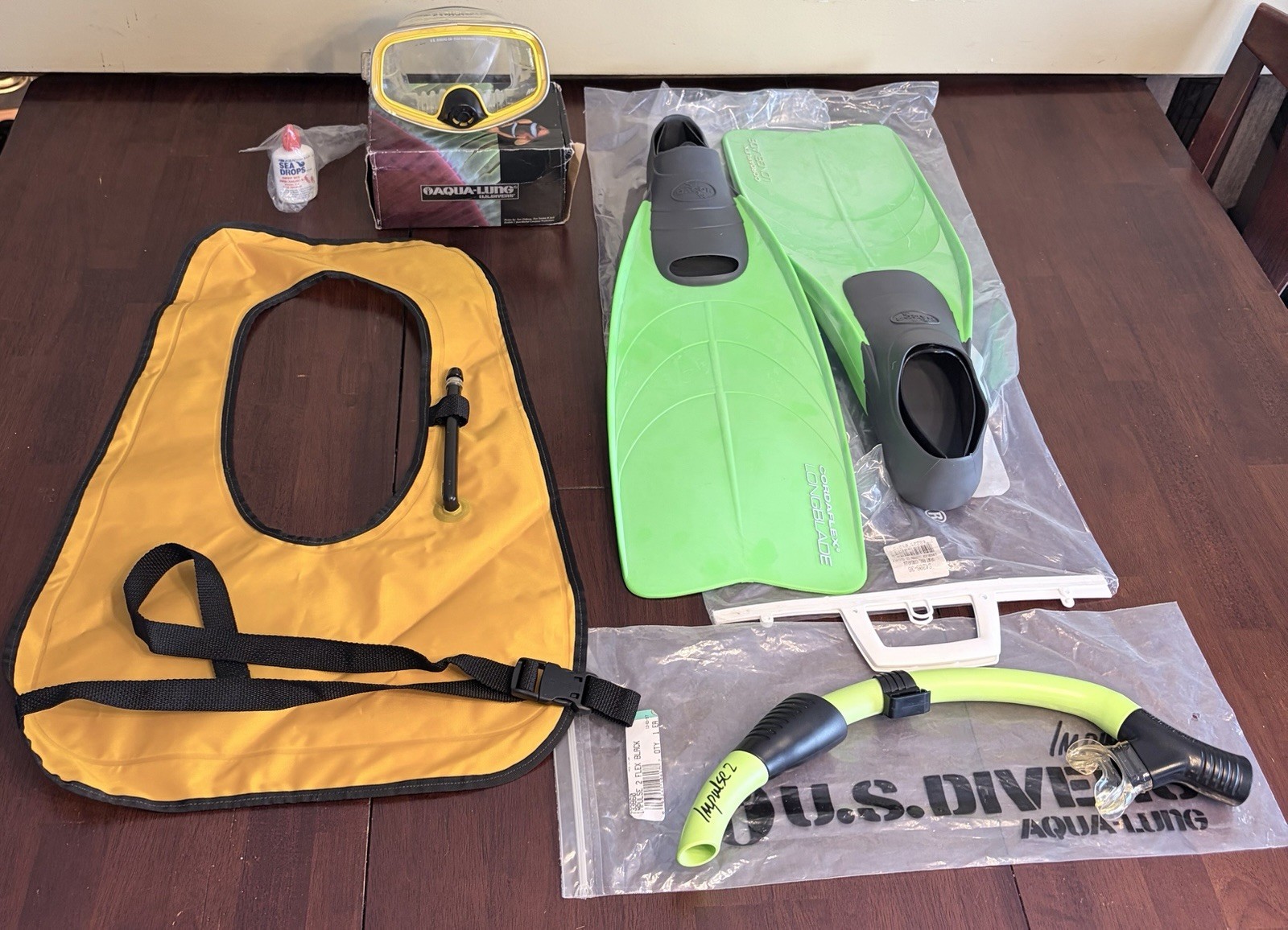 Divers Lot Aqua-Lung Snorkel Mask Cordaflex Long blade Fin 10.5-11.5 Safety Vest