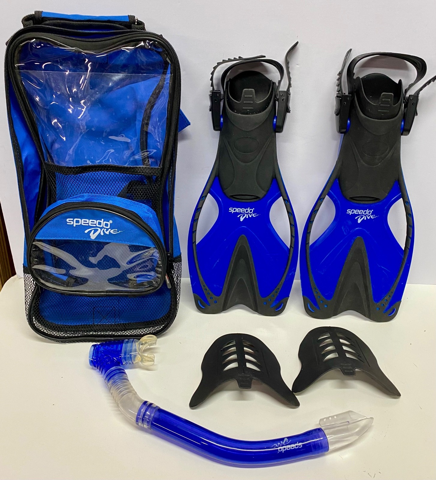 Speedo dive set (Fins, Snorkel & Bag) No mask Junior Small/Medium 9-13
