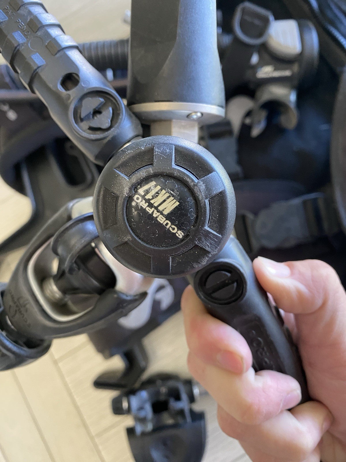 Scubapro Glide Plus LARGE BCD w/ Air 2 + MK17/X650 Regulator Set