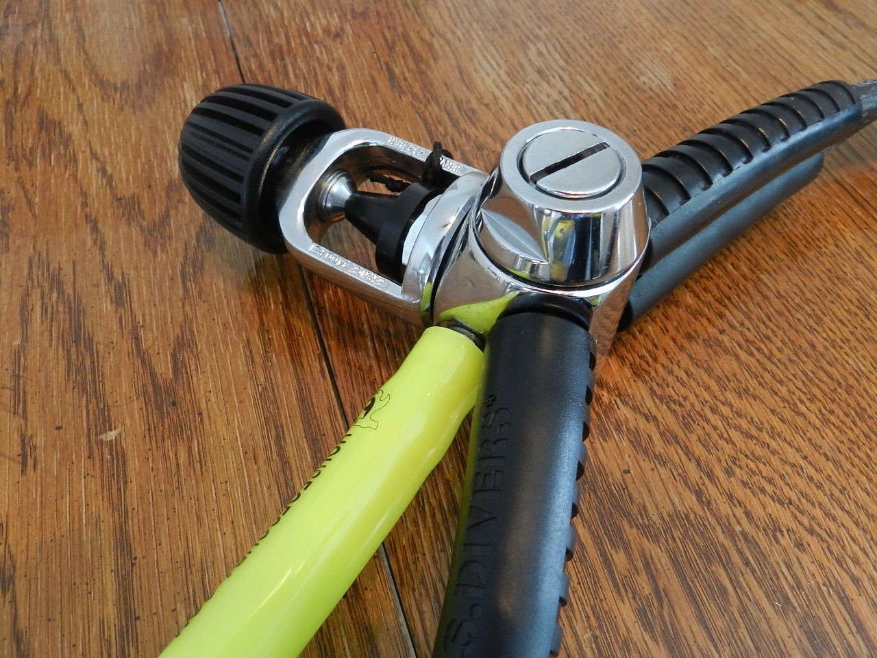US DIVERS REGULATOR SET- SERVICED