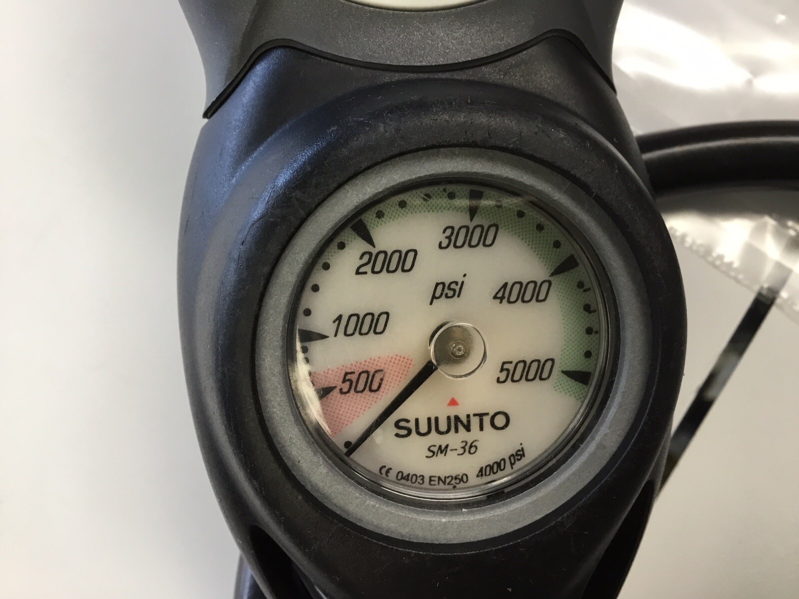 SUUNTO Gekko Dive Computer, Inline Console w/ PSI SPG & Compass, Rubber HP Hose