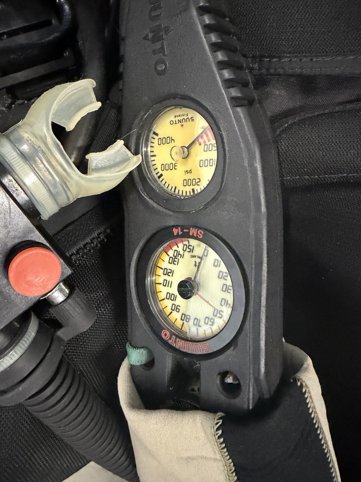 Oceanic Scuba Dive Gear Package Suunto Mares Cressi XL plus Pair Of Italy Fins