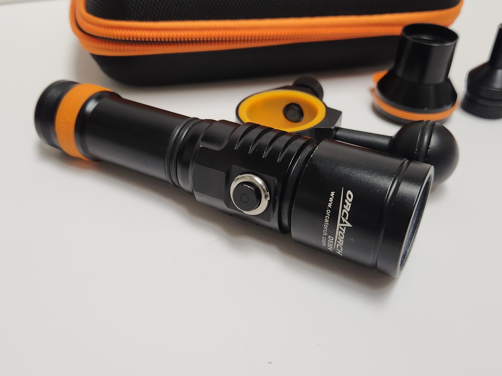 OrcaTorch D530V & Snoot Video Dive Light for Underwater Photography (White)