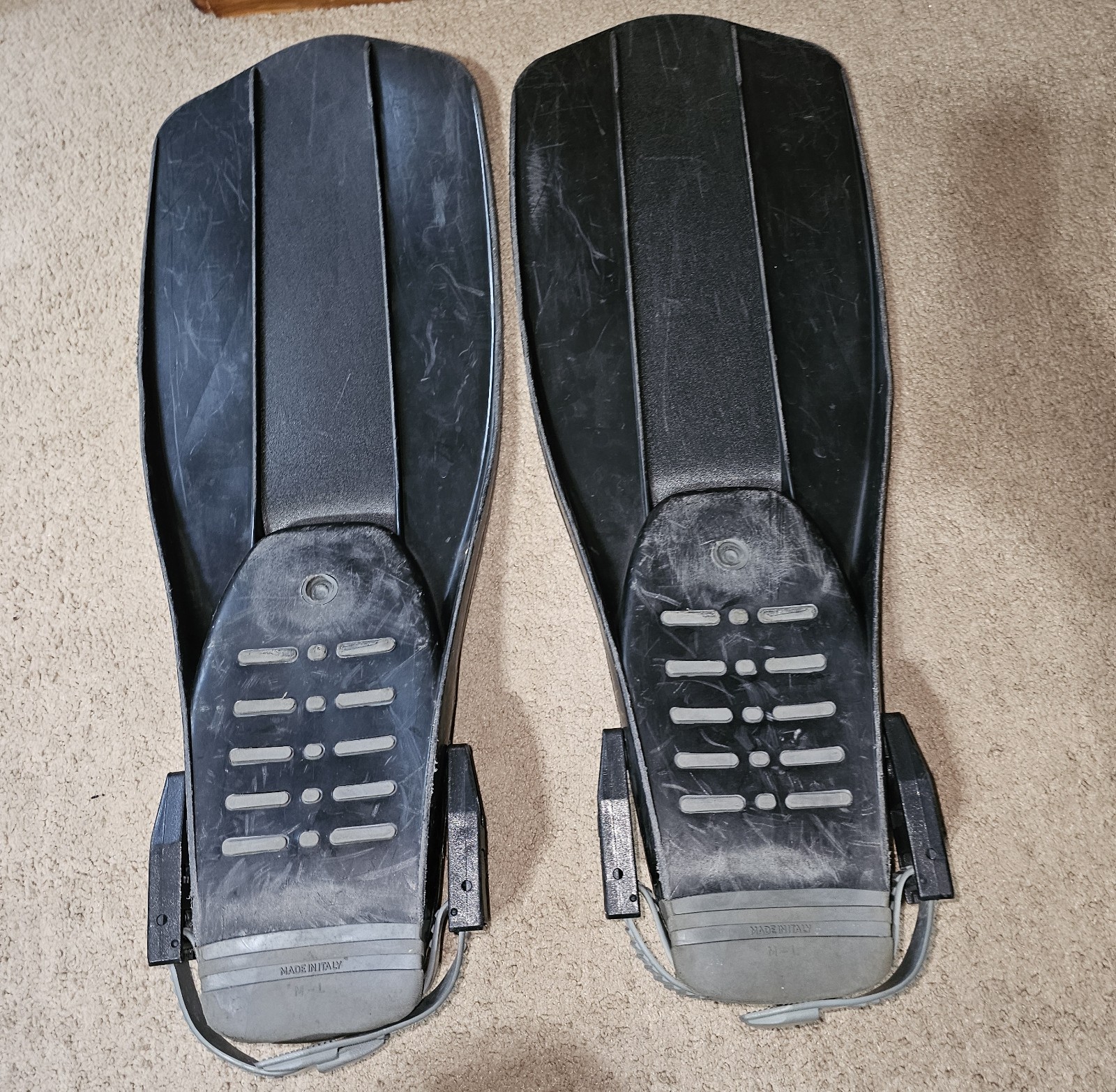 Scuba Gear Lot/Bundle: BCD Vest, Regs, Gauge, tank, Fins, Wetsuits, Mask, Gloves