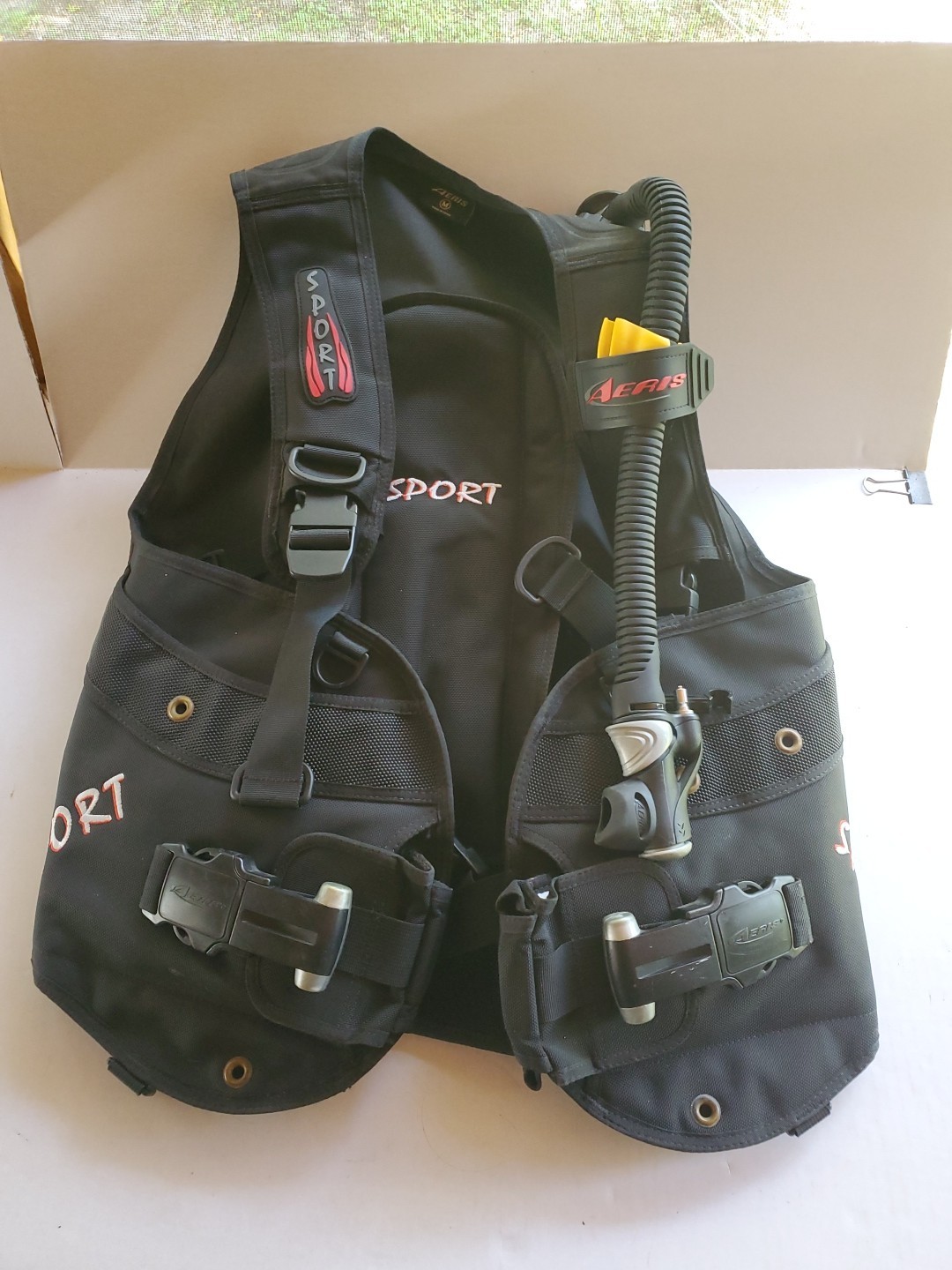 Aeris Sport Scuba Diving Buoyancy Compensator – Medium