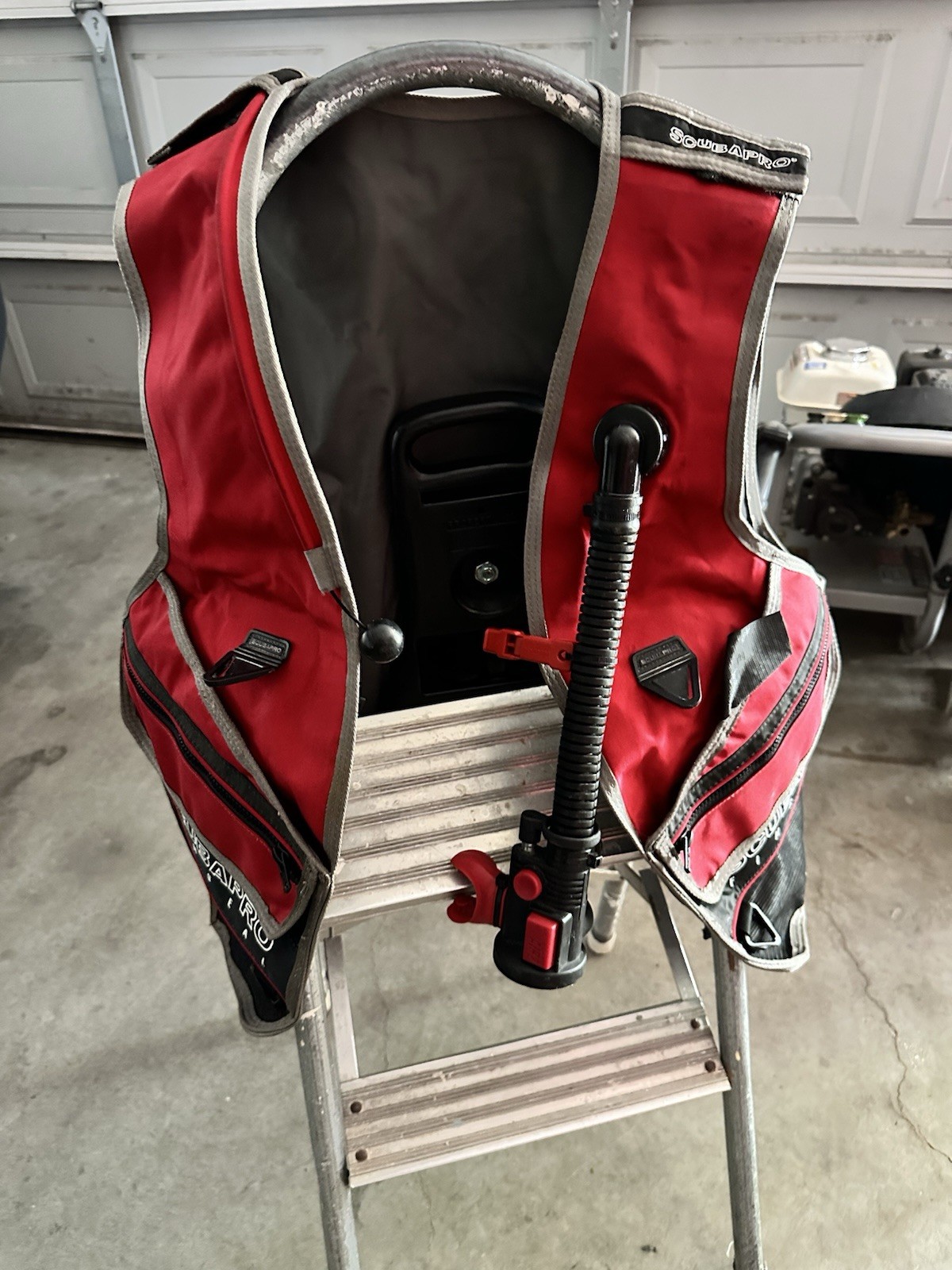 SCUBAPRO Finseal Scuba Diving Buoyancy Compensator – Size XL