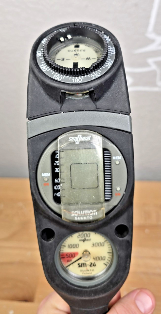 Suunto Seaquest Gauge Console SM-26 Solution Computer, Compass SPG Hose Case