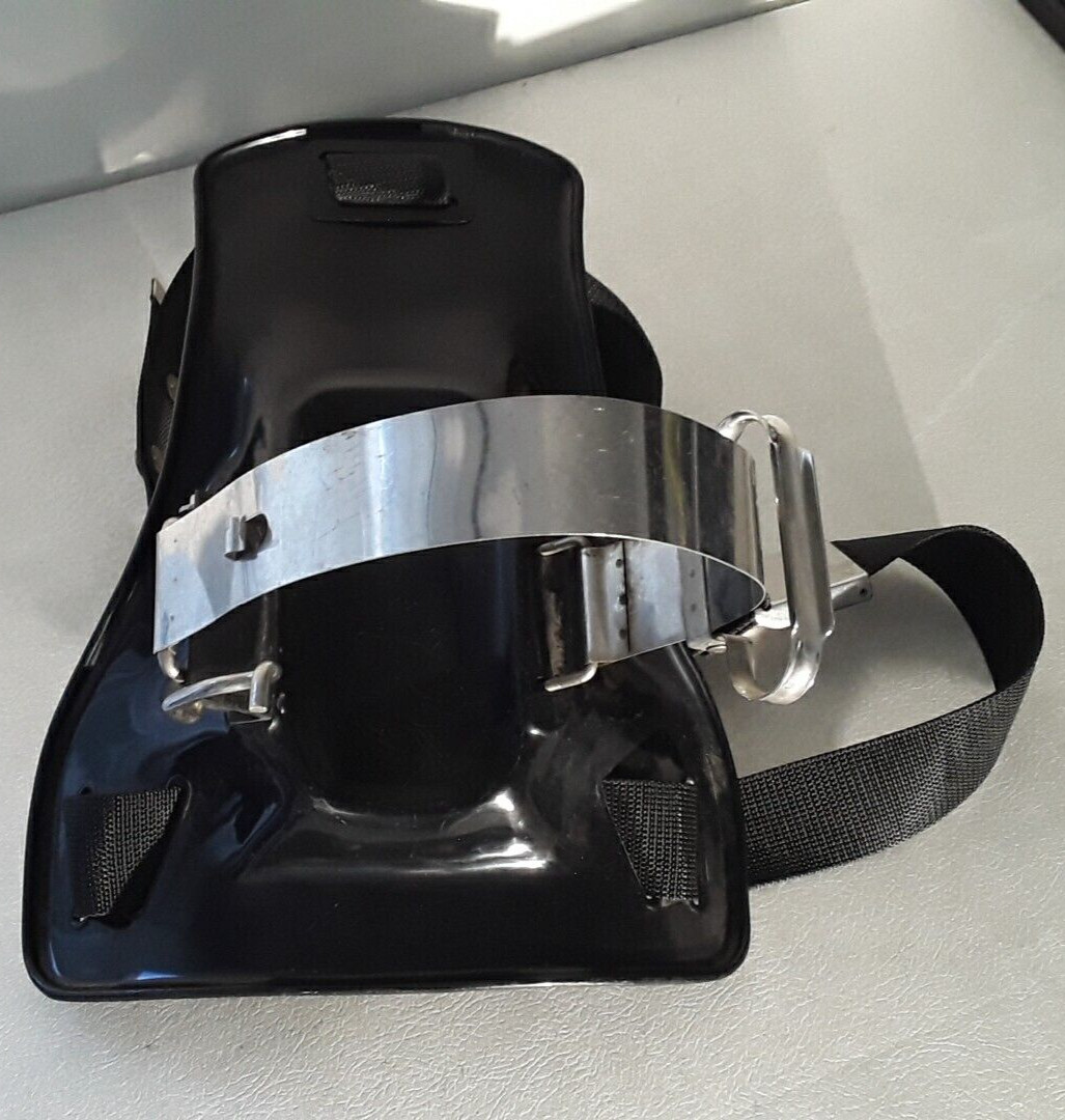 *** Aqua-Lung/US Divers Kam «EZ» Pak Black & Yellow – Rare 1974 Tank Holder Pack