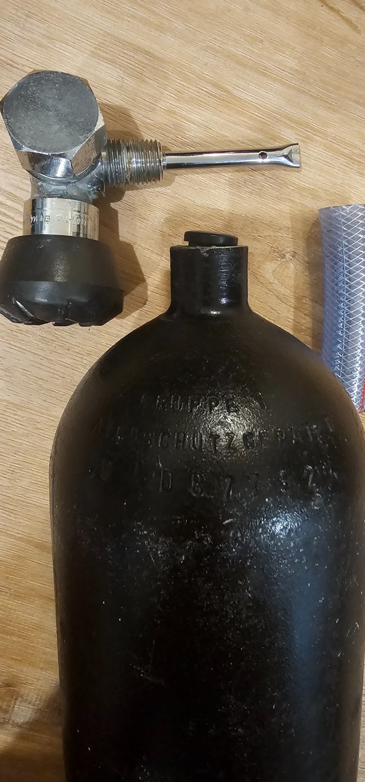 Dräger LAR VI.1 Closed Circuit SCUBA Diving Apparatus Kit with Case Drager