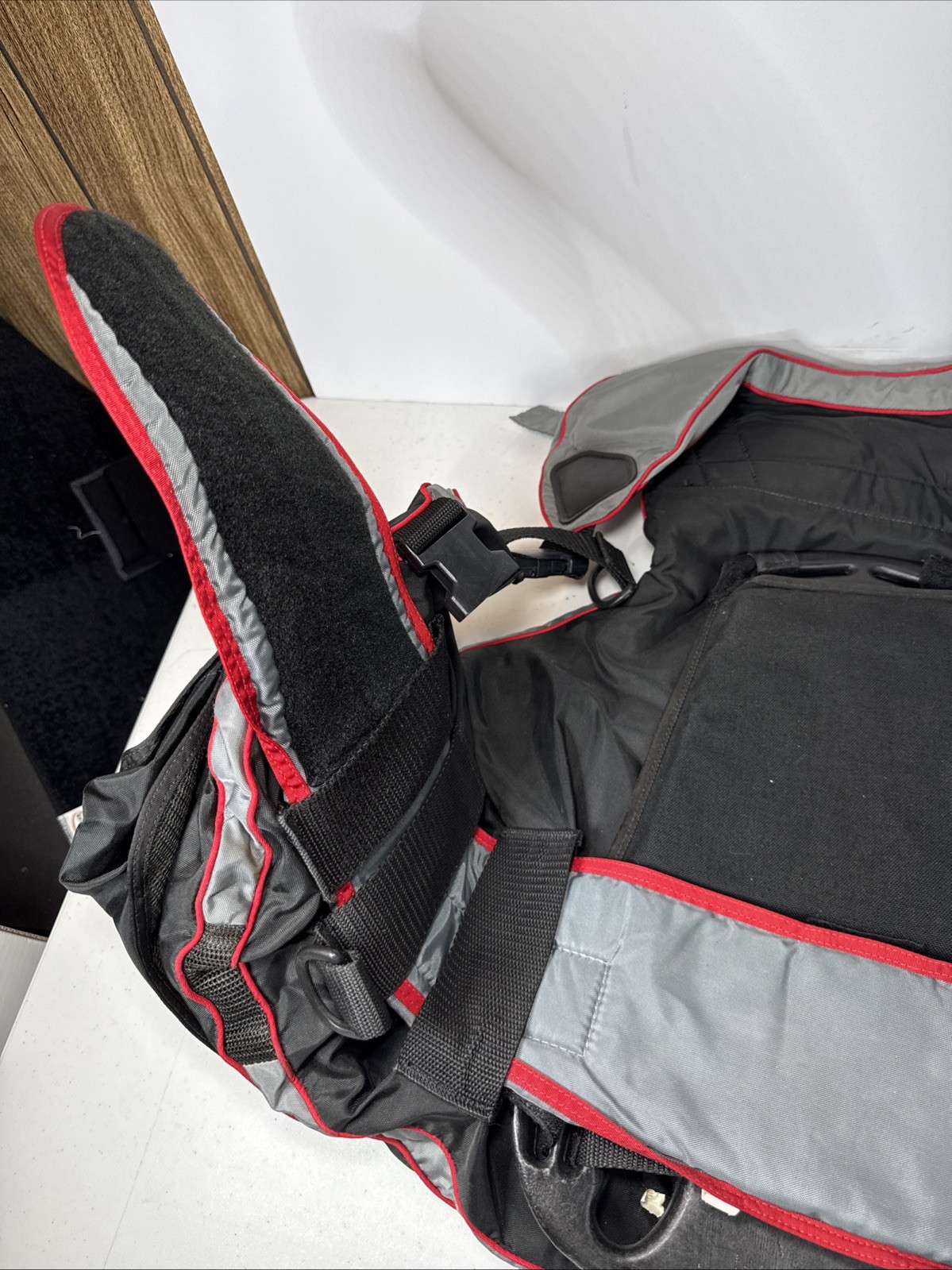 Dacor BCD SCUBA Black/Gray/Red Diving Dive Vest BC Size Medium