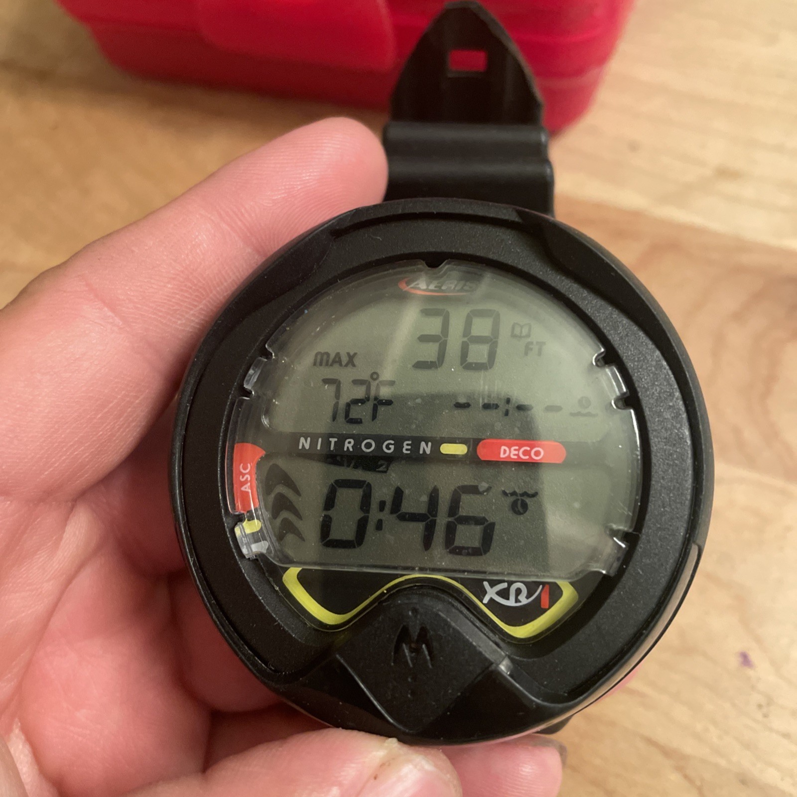 Aeris XR1 Scuba Dive Wrist Computer With New Battery And Manuals