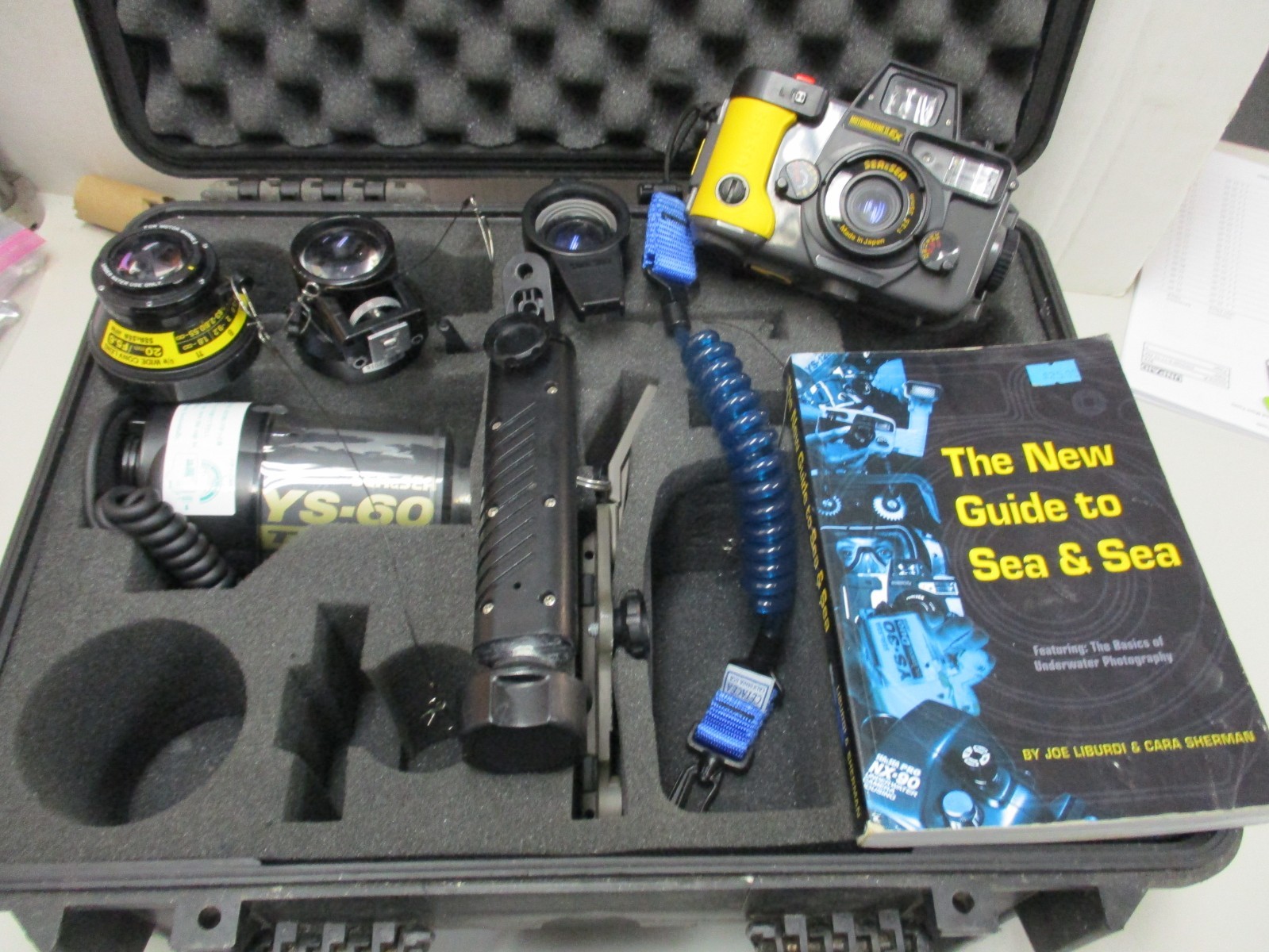SEA & SEA MOTOR MARINE II UNDERWATER CAMERA 35mm w/Accessories