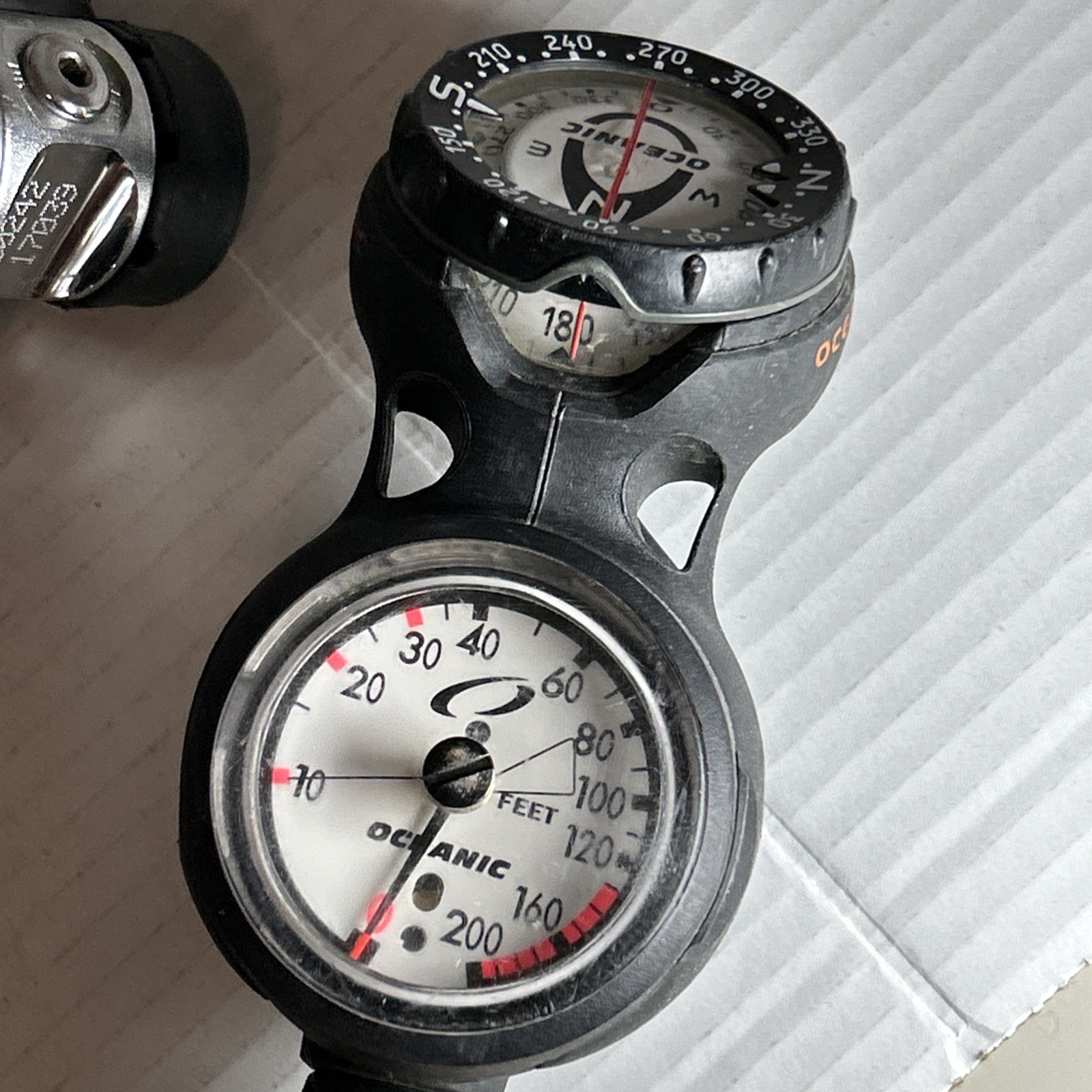 SCUBAPRO MK20 Regulator w/ OCEANIC SWIV2 Gauge Cluster, & G250 Second Stage