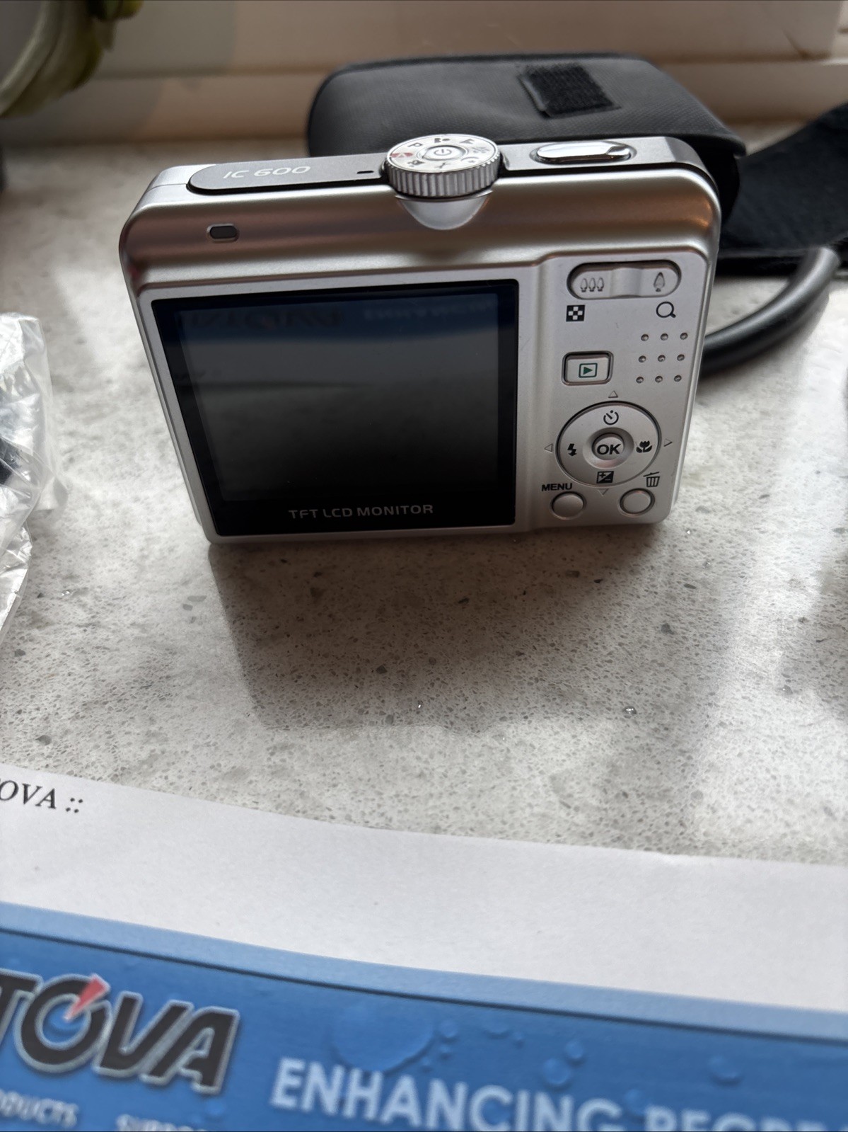 Intova IC-600 Digital Sports Camera case 6.0MP 2.4″ LCD Underwater Waterproof