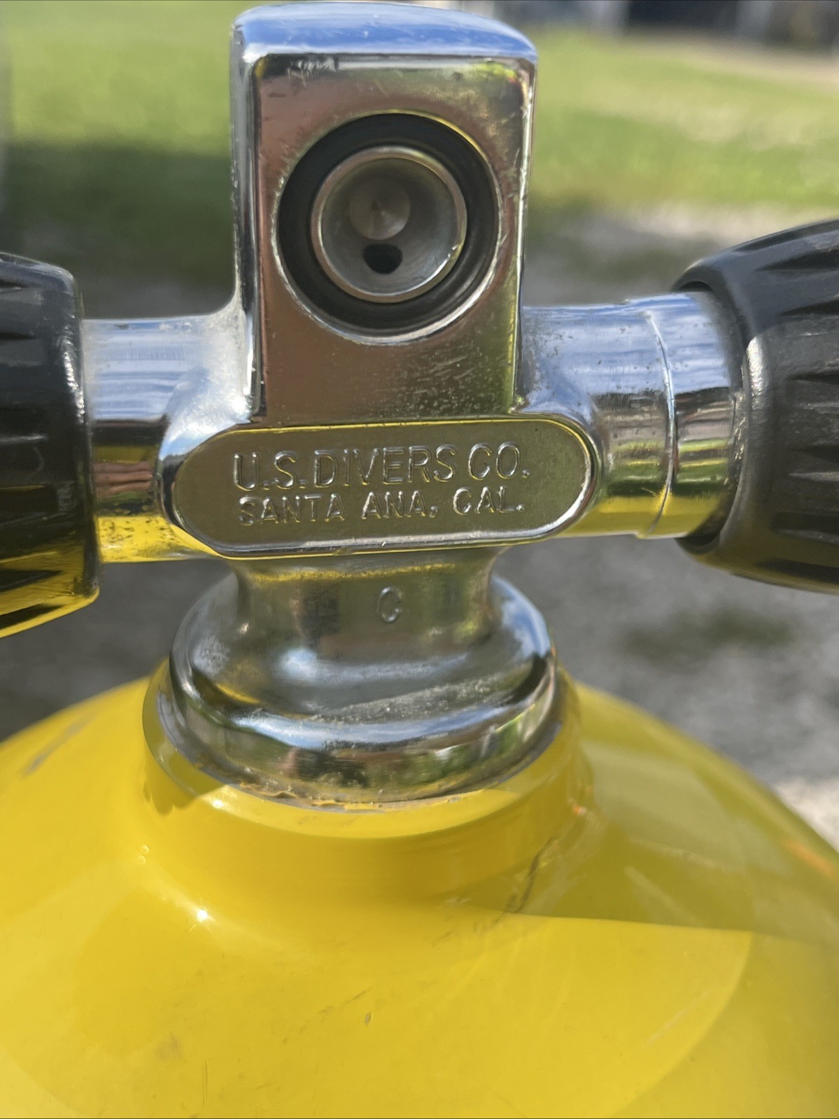 Vintage Aqua-Lung U.S. Divers Professional Scuba Tank with Valve