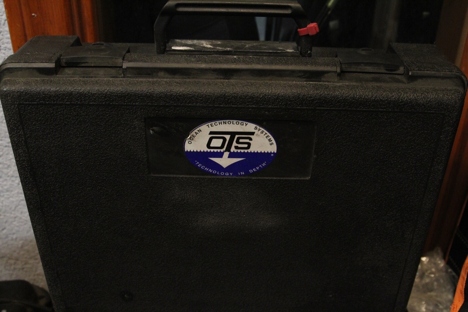 OTS Aquacom SSB-2010 4ch Underwater Transceiver for Scuba Diving with Case