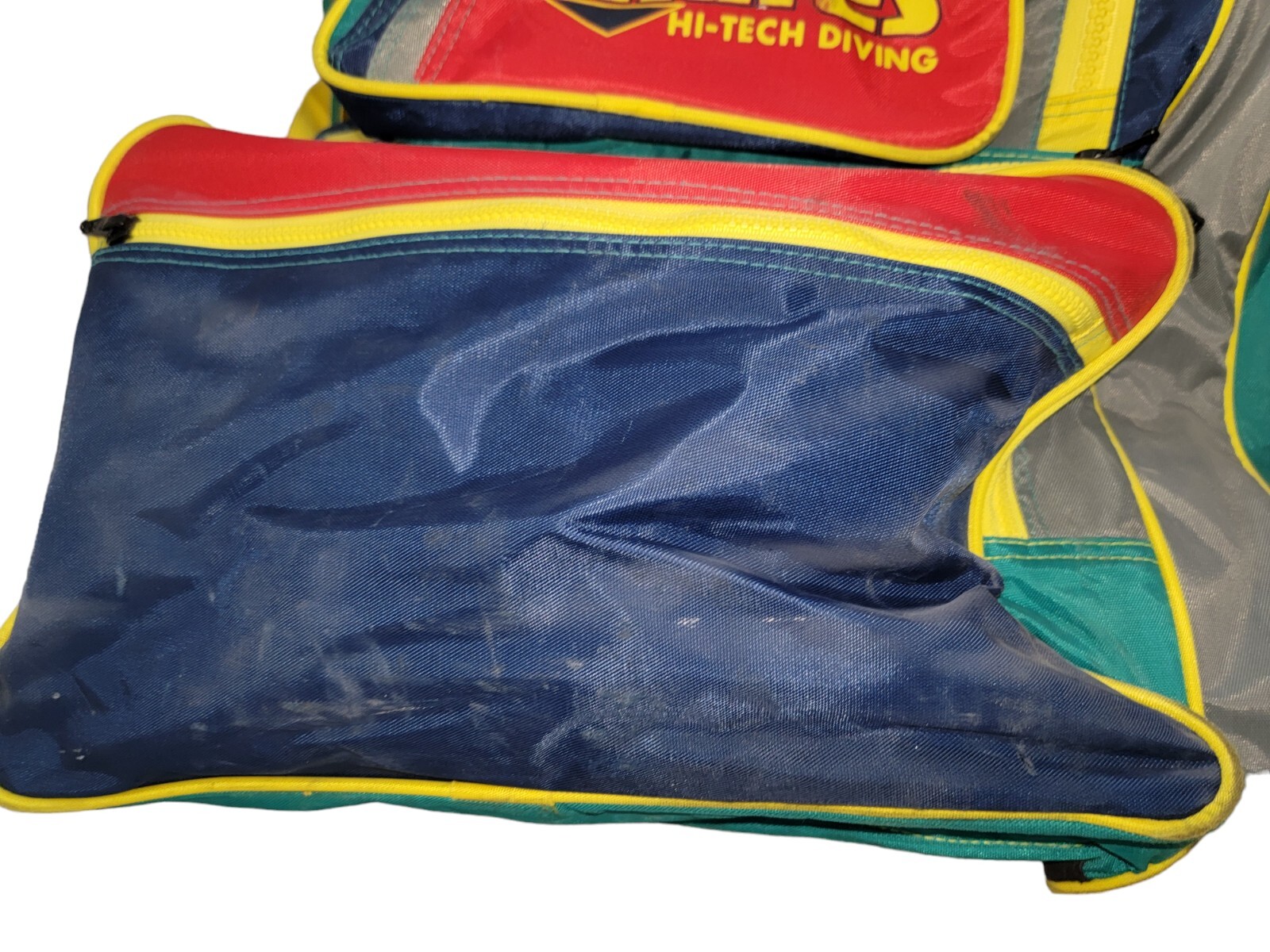 Mares Scuba Diving Equipment Rolling Bag XL 27″ Multicolor