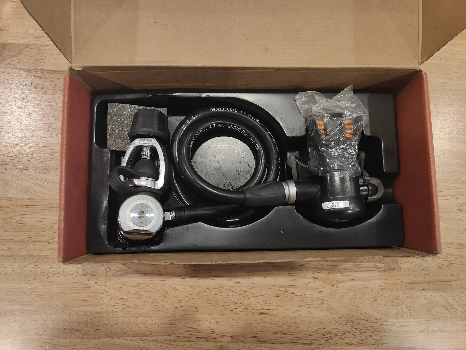 NEW IN BOX Aeris AT400 DVT First Stage and ION Second Stage Scuba Regulators