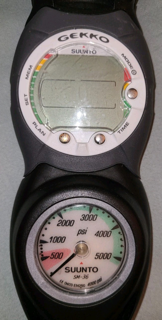Aqua Lung reg set, Titan 1st stage LX reg, Suunto console w Gekko compass & SPG