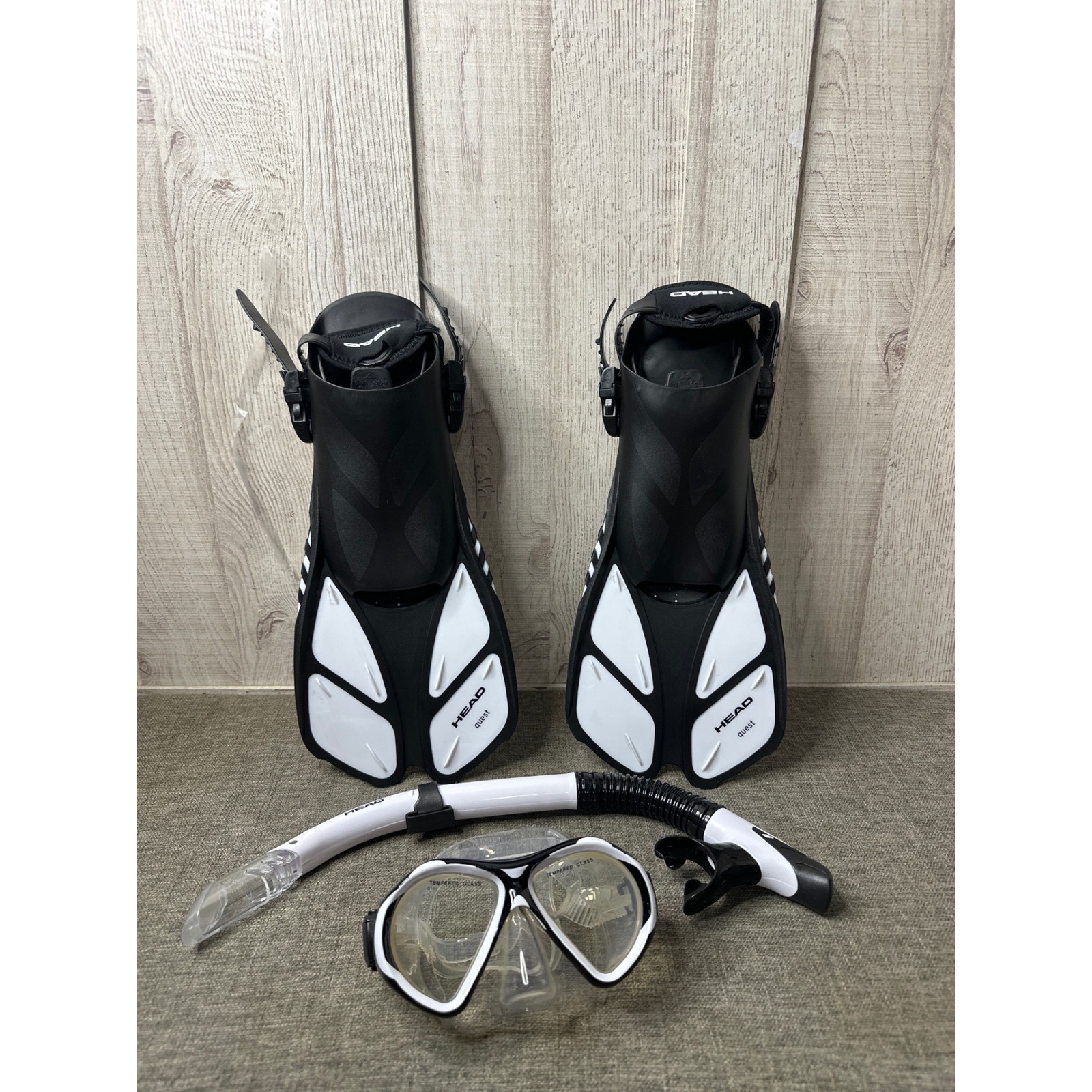HEAD Quest Adult Silicone Snorkeling Set Black White Mask Fins Snorkel Bag L/XL