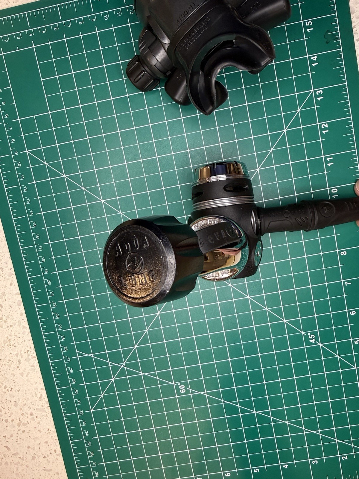 Aqua Lung Legend Scuba Diving Regulator- Yoke- Very Clean