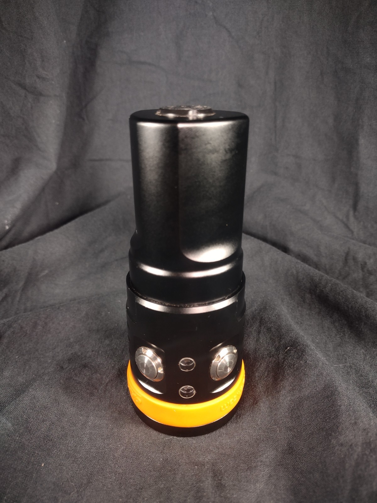 Untested – Orca D900V Video & Dive Light Magnetic Rechargable