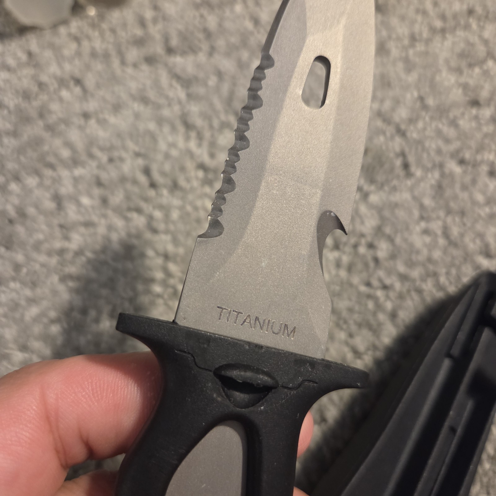 Scubapro Mako Diving Knife with 3.5-Inch Blade – TITANIUM