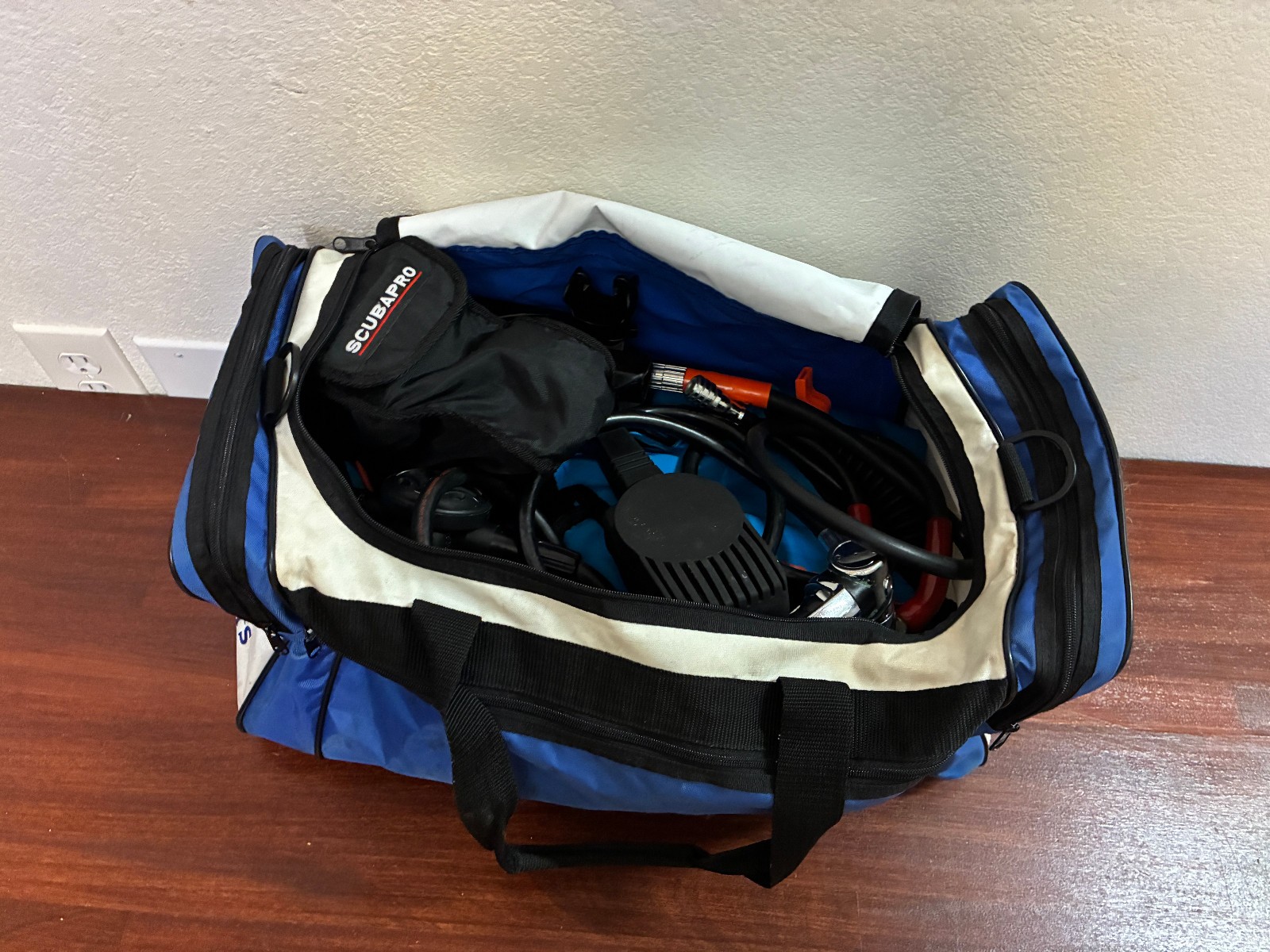 Scubapro G250 + S600 + 3000 PSI First Stage + BCD (M) + Oceanic DataMax Pro