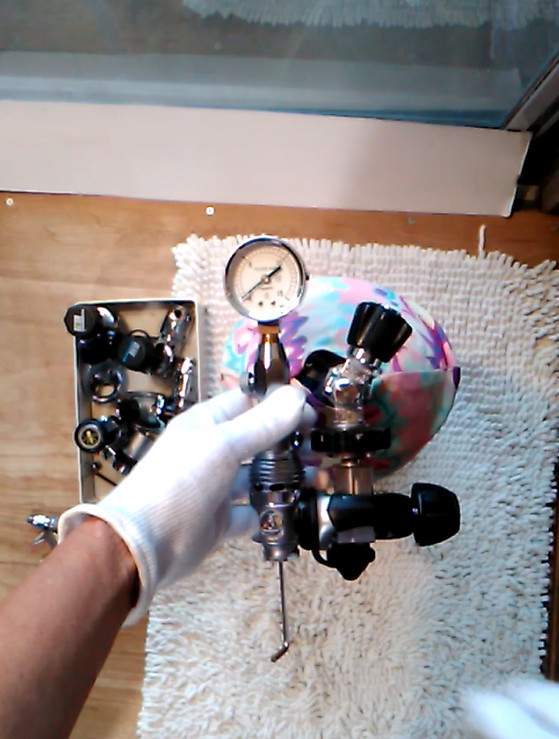 Scubapro MK25 / 10021 Regulator First Stage, Pressure checked; no air leaks