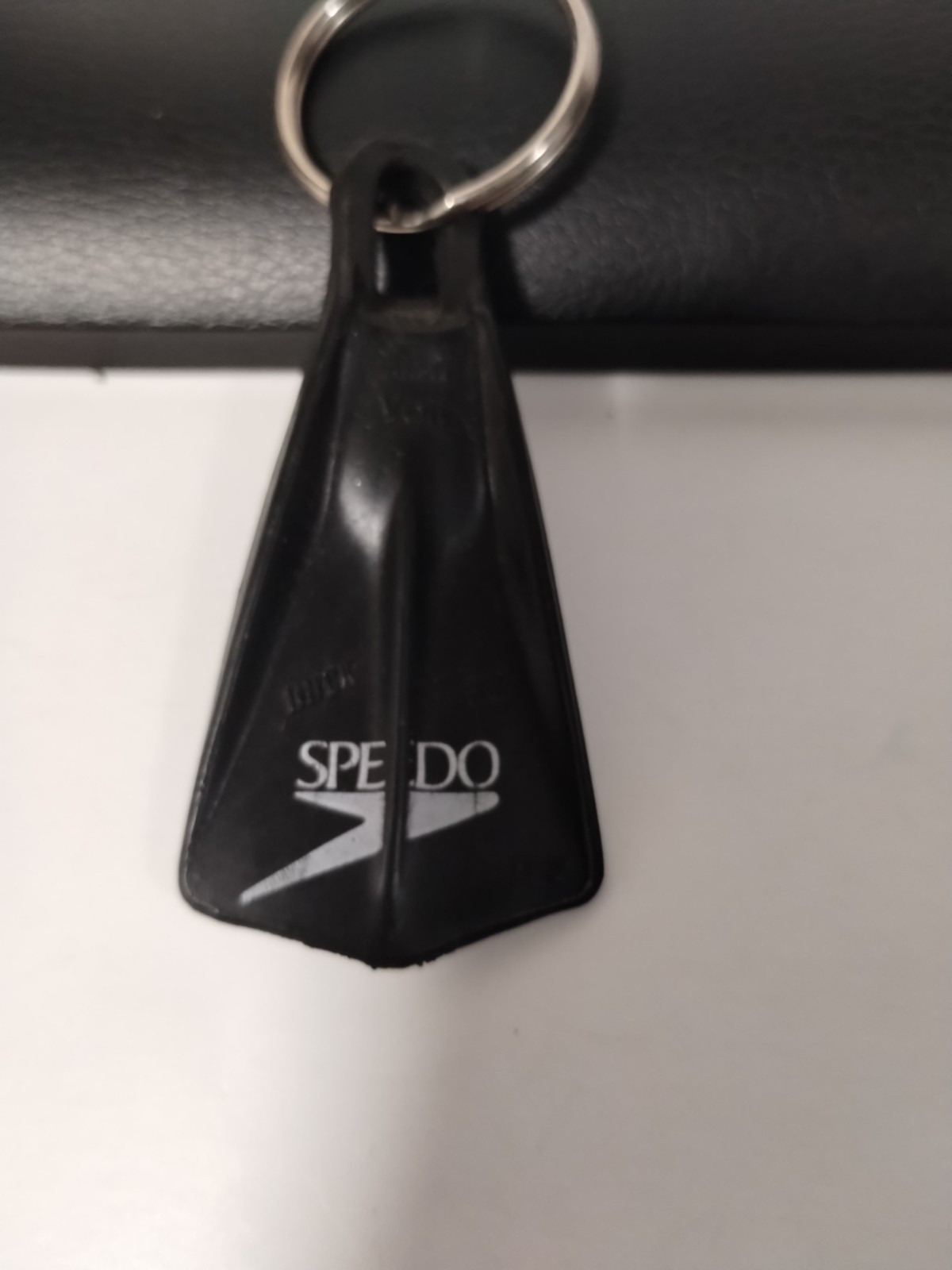 Speedo Mini Fin Scuba Diving KeyChain BLACK FLIPPER