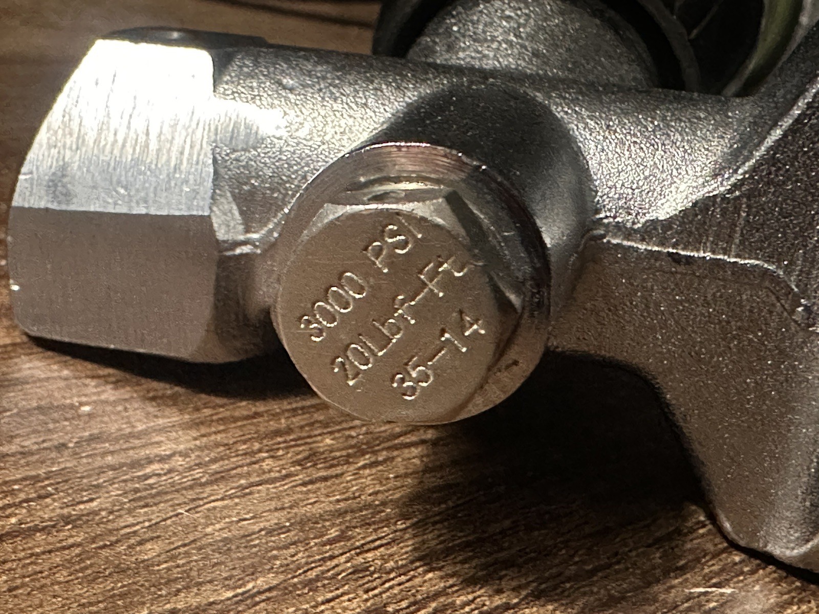 Harrison Din/Yoke Valve. 3000 Psi 20Lbf-Ft 35-14 Regulator