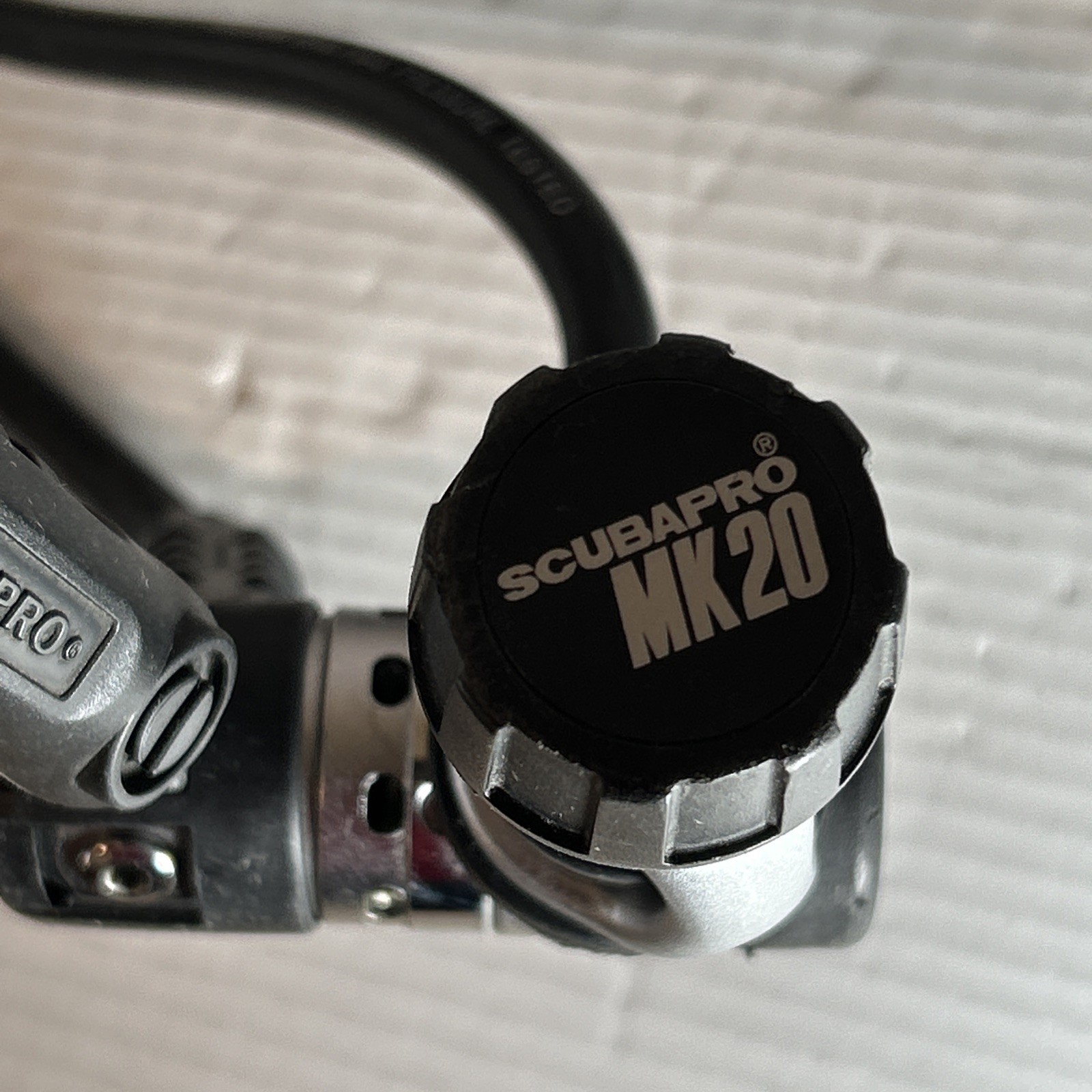 SCUBAPRO MK20 Regulator w/ OCEANIC SWIV2 Gauge Cluster, & G250 Second Stage
