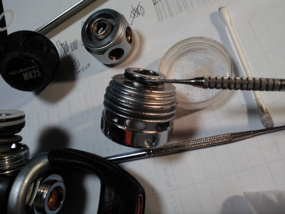 Scubapro MK25 / 10021 Regulator First Stage, Pressure checked; no air leaks