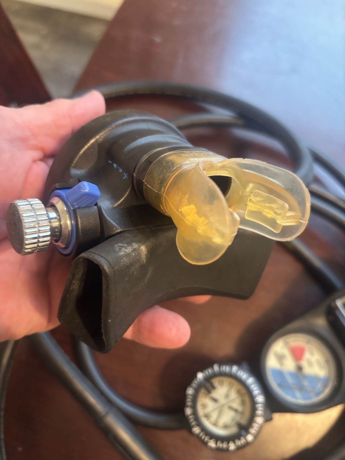 Beuchat Scuba Diving Regulator Set vs Octopus vx10 Gauges etc not able to test