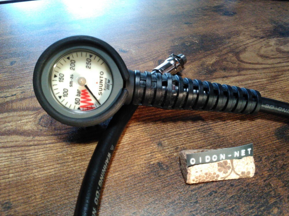 SUUNT-Pressure gauge for scuba diving, Good condition.