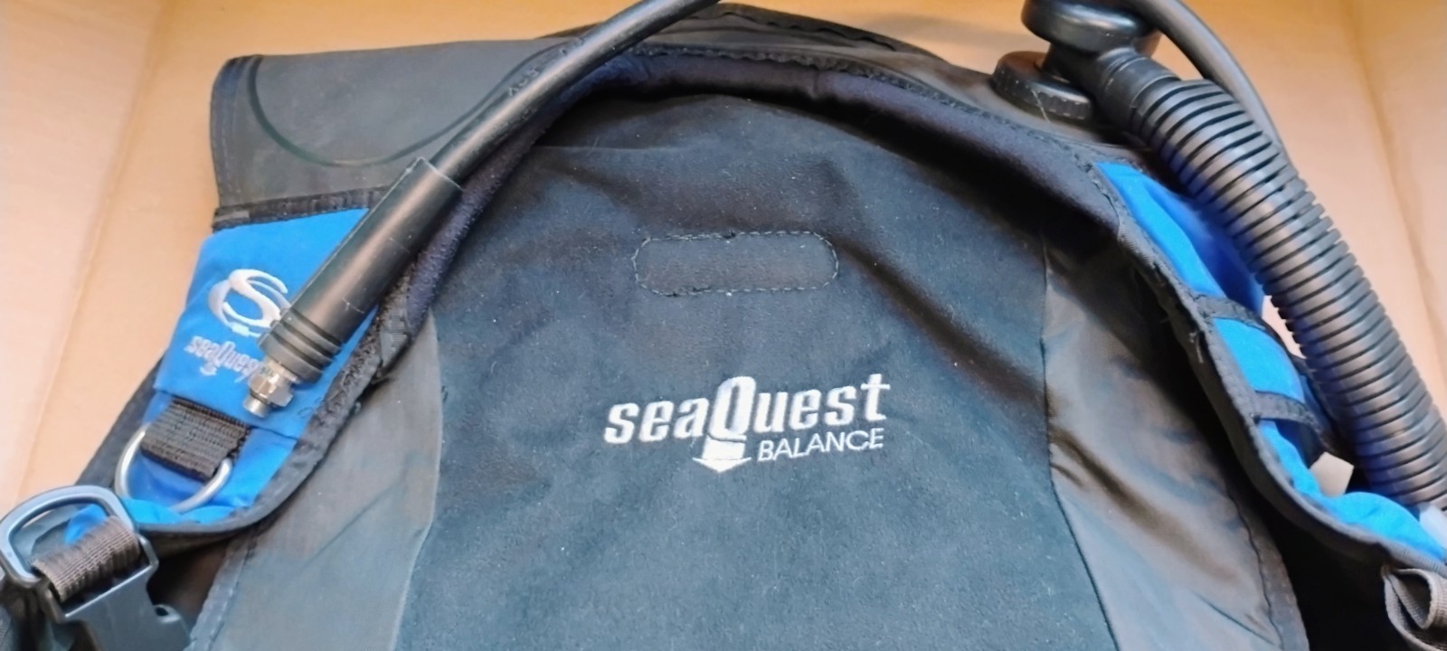 SeaQuest Balance BCD Men’s Size Large And Two 5 lb Weight Pockets
