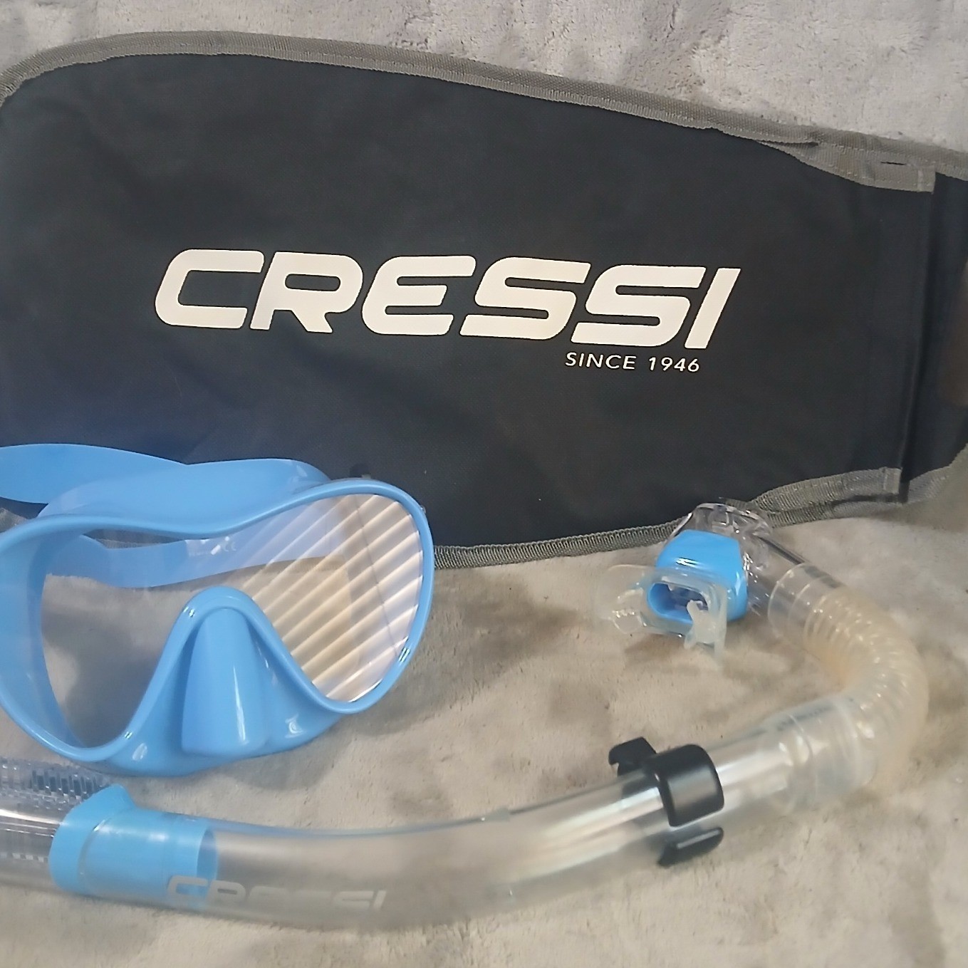 Cressi Snorkel Mask Set Blue Tempered Glass Dry Top Snorkel with Carrying Bag