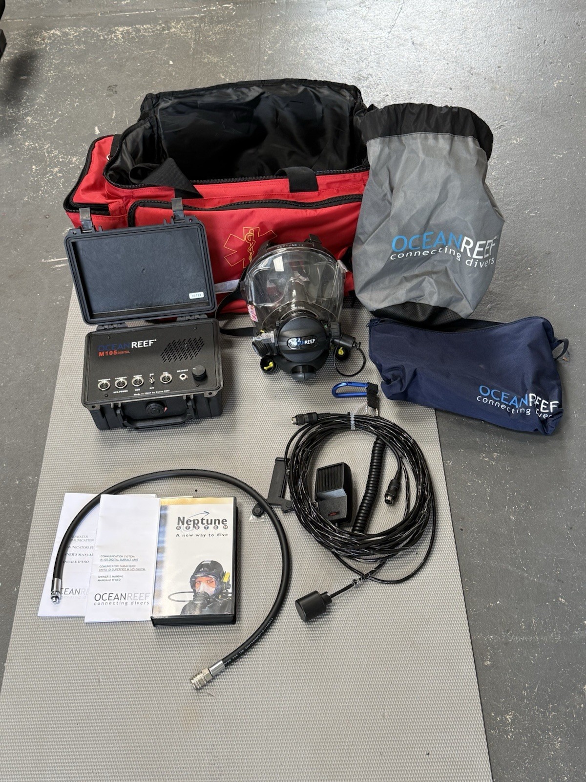 Ocean Reef M105 Digital M105-D Diver Communication Kit w/ Mask, Cables, Case
