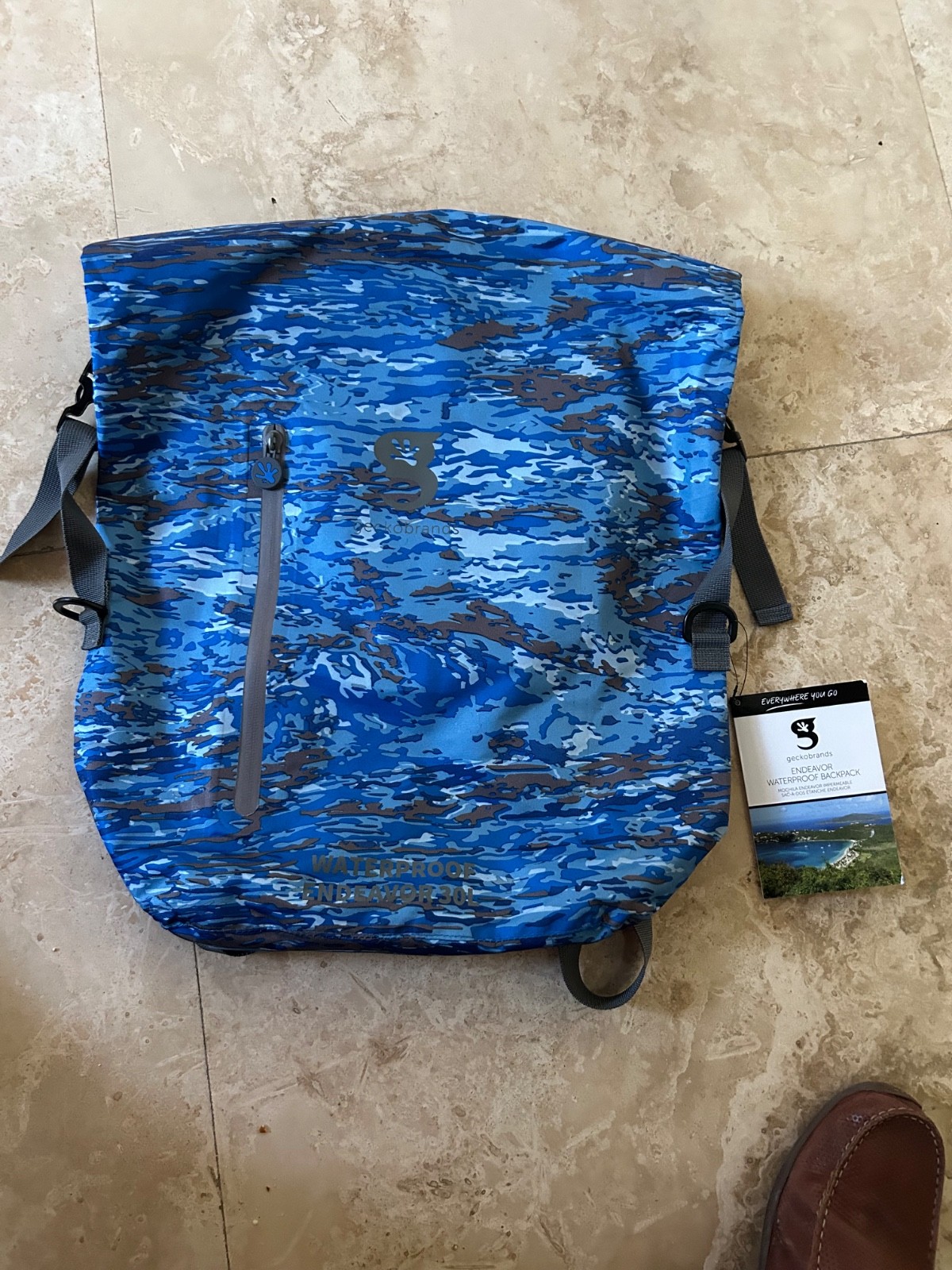 NEW Geckobrands Endeavor Waterproof Backpack Ocean Geckoflage